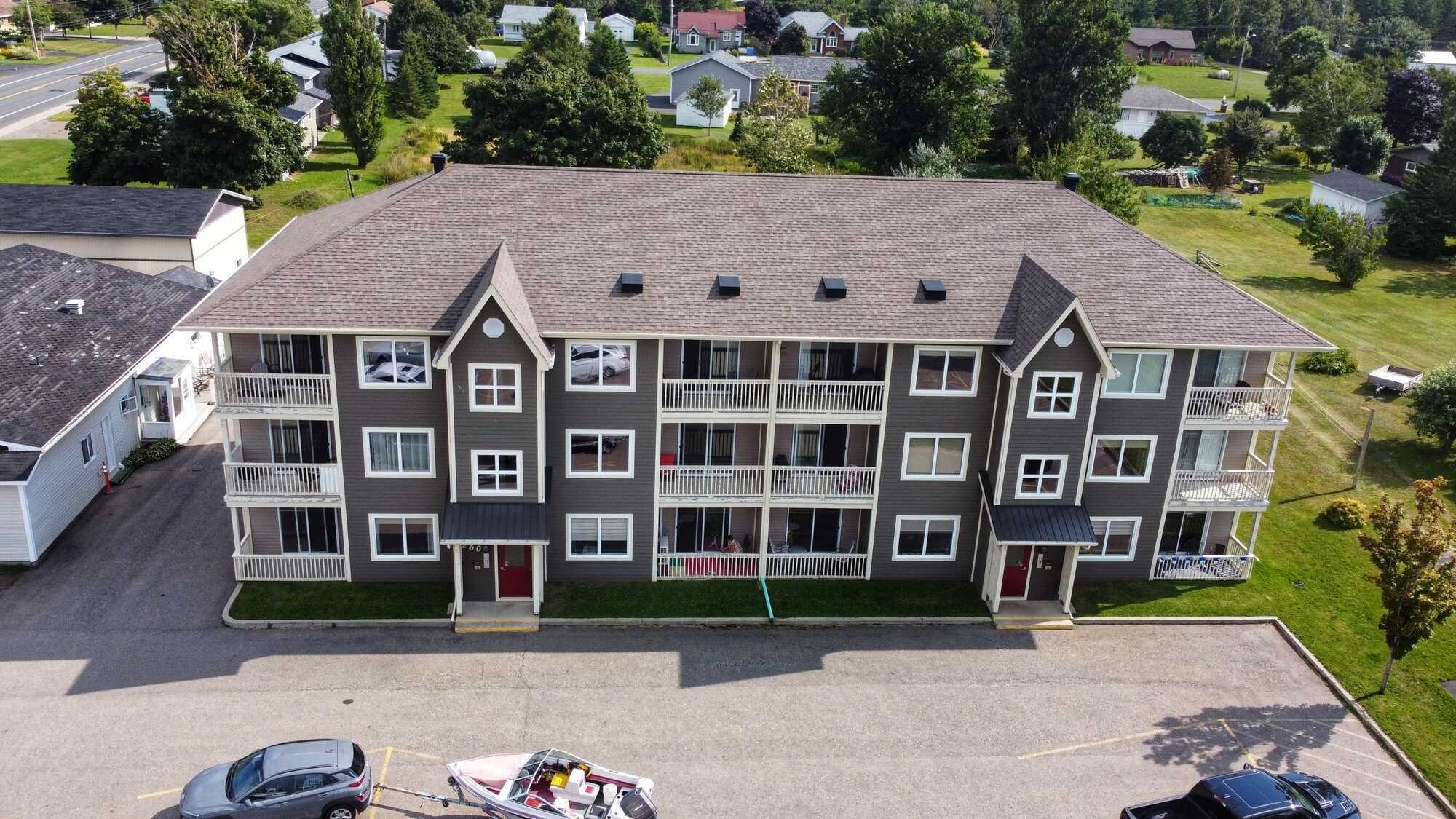 Propriété à revenue 12 unitées à vendre / 12 unit income property for sale 2