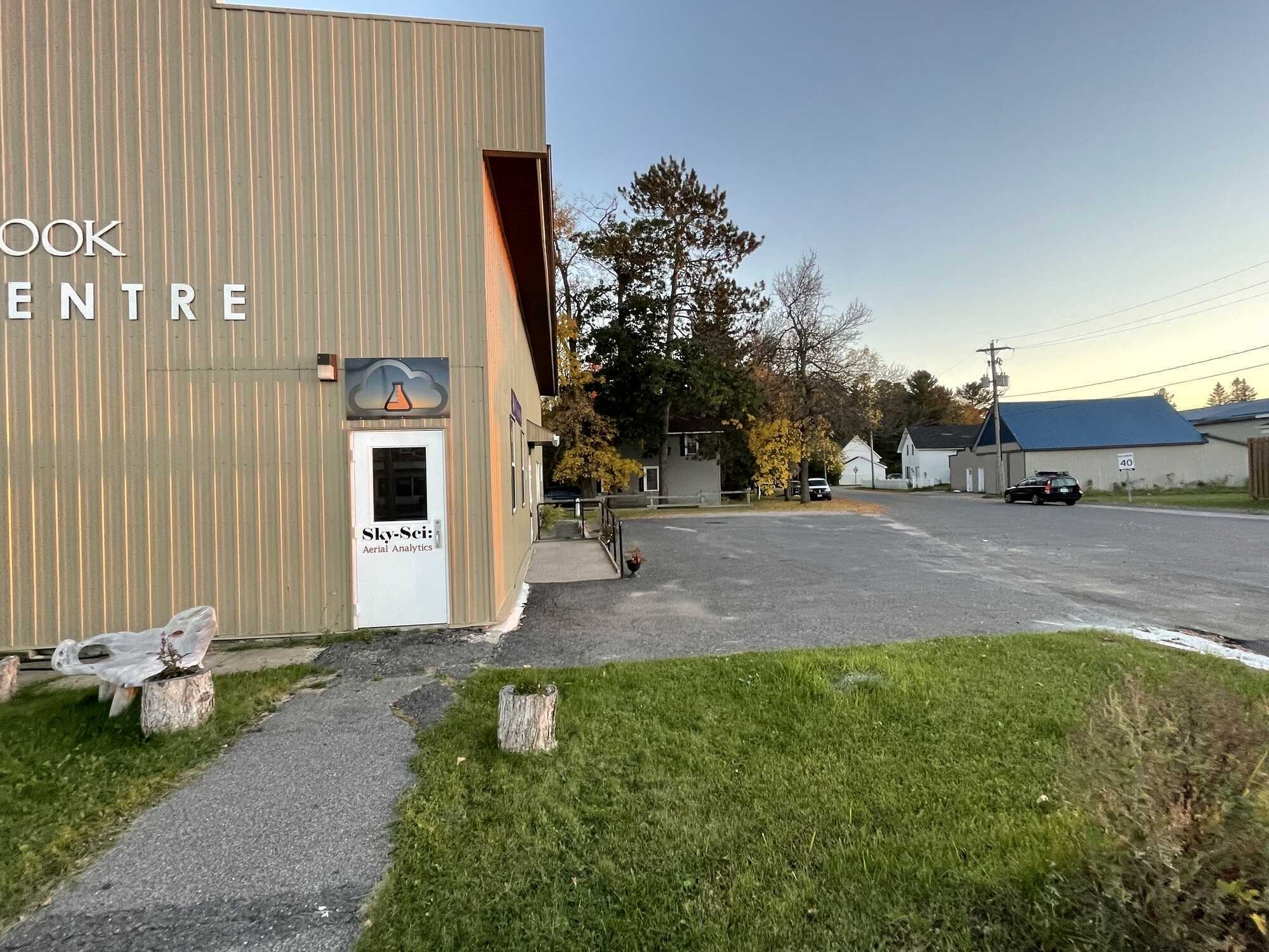 An amazing investment opportunity in Northern Ontario - Own a multi-unit commercial building right on the Trans-Canada Highway (Highway 17) - Parking Lot - Low Taxes - Exposure - Generate Income - Fastest Internet in Town 4