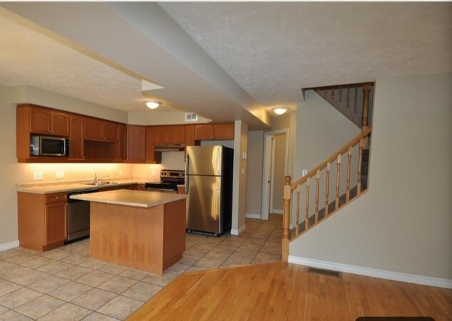 *REDUCED PRICE* Cozy, Spacious Townhouse in a Friendly Community – Move-In Ready! 5