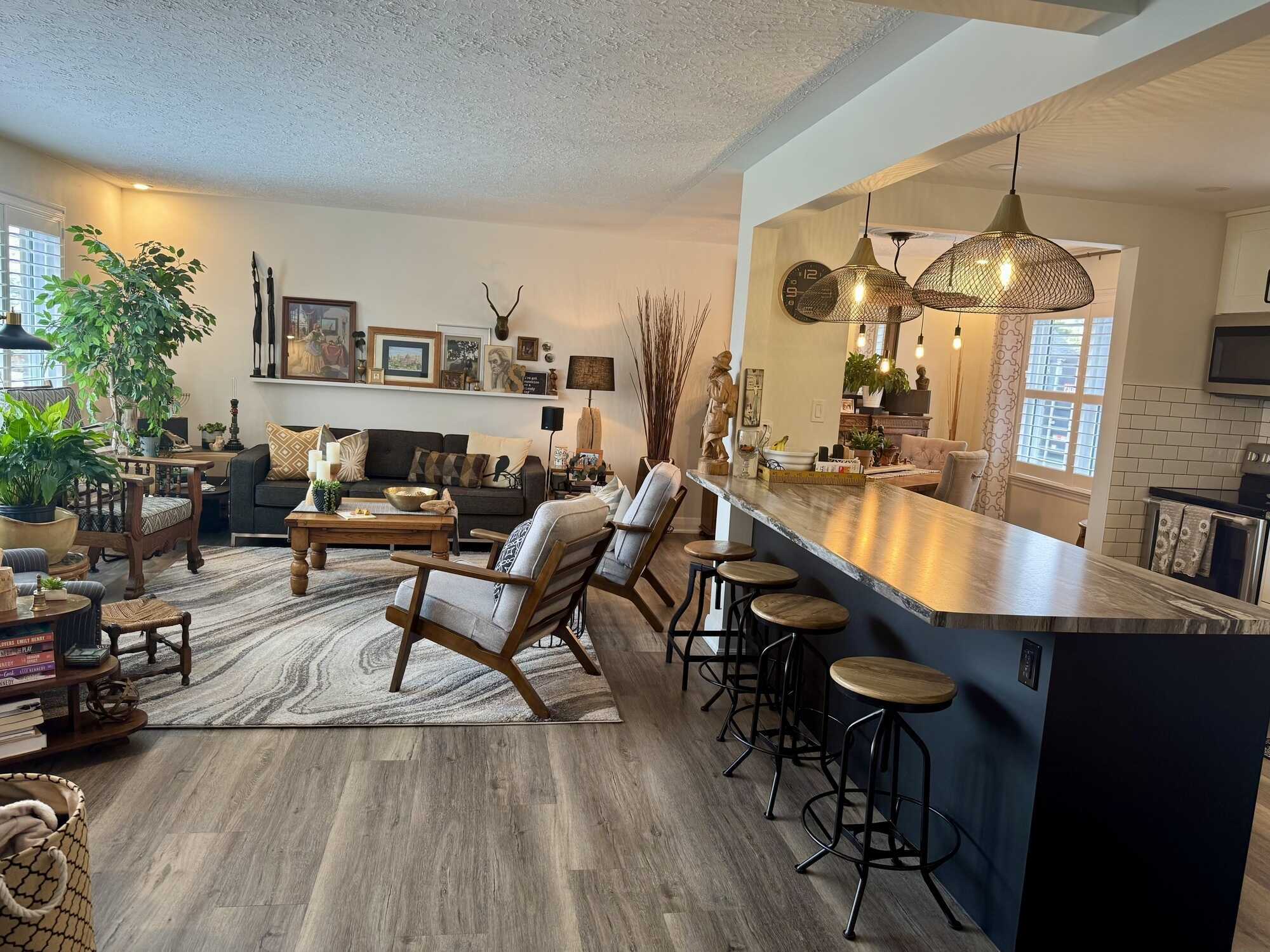 What has been referred to as the ‘Crown Jewel’ of the neighbourhood, 421 Ridgeway Avenue lies in the heart of the highly sought after Mclaughlin community in Oshawa. 3