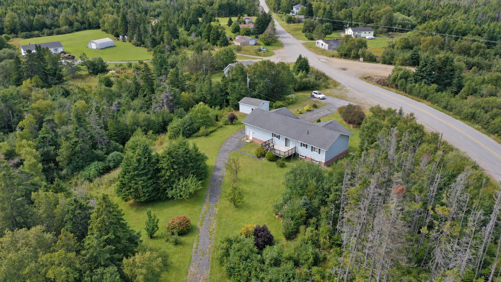 Space to relax, room for your hobbies, and a beautiful setting in scenic Robinsons! 5