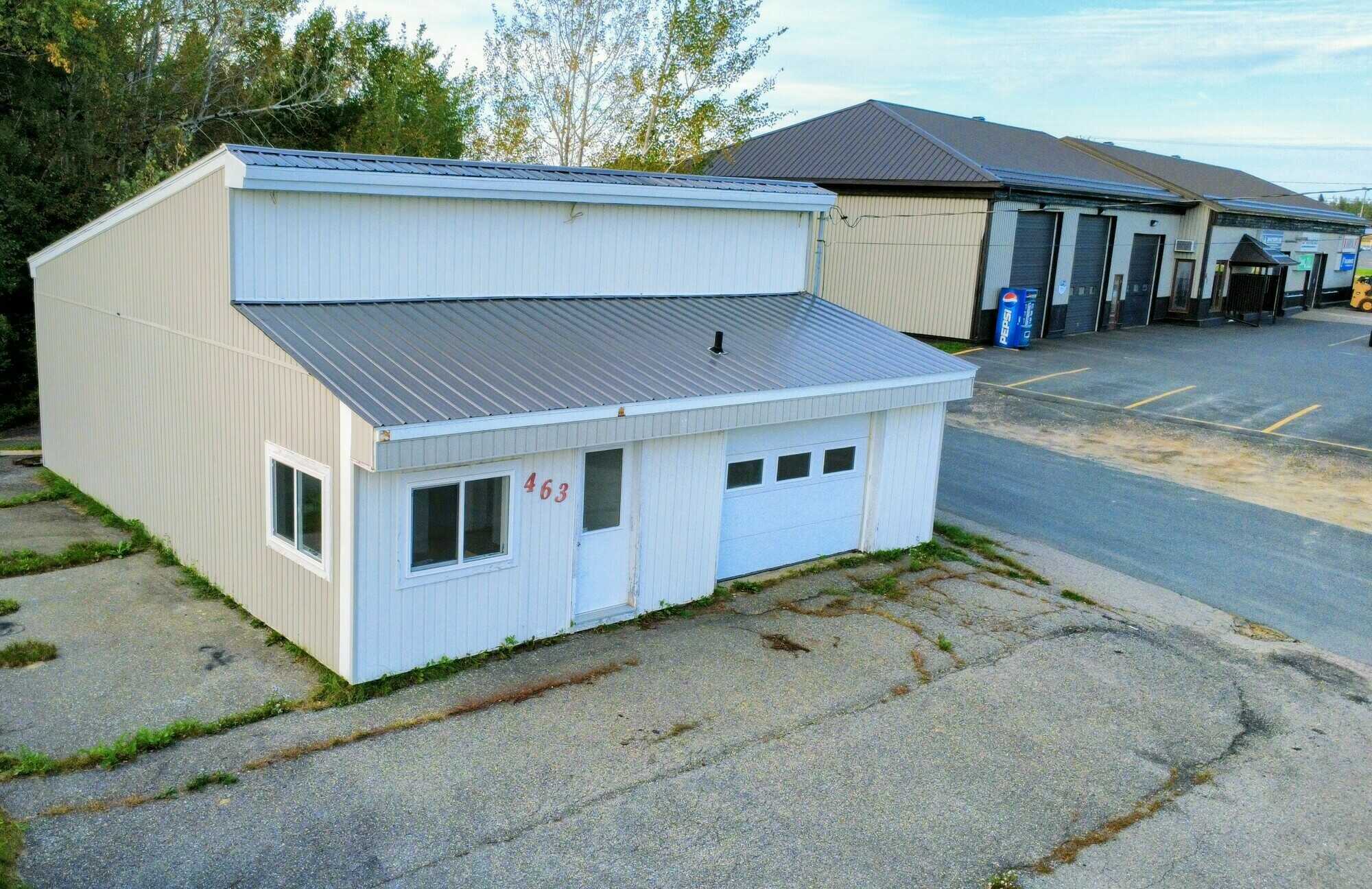 Propriété Commercial sur le Boulevard St-Pierre Caraquet 2