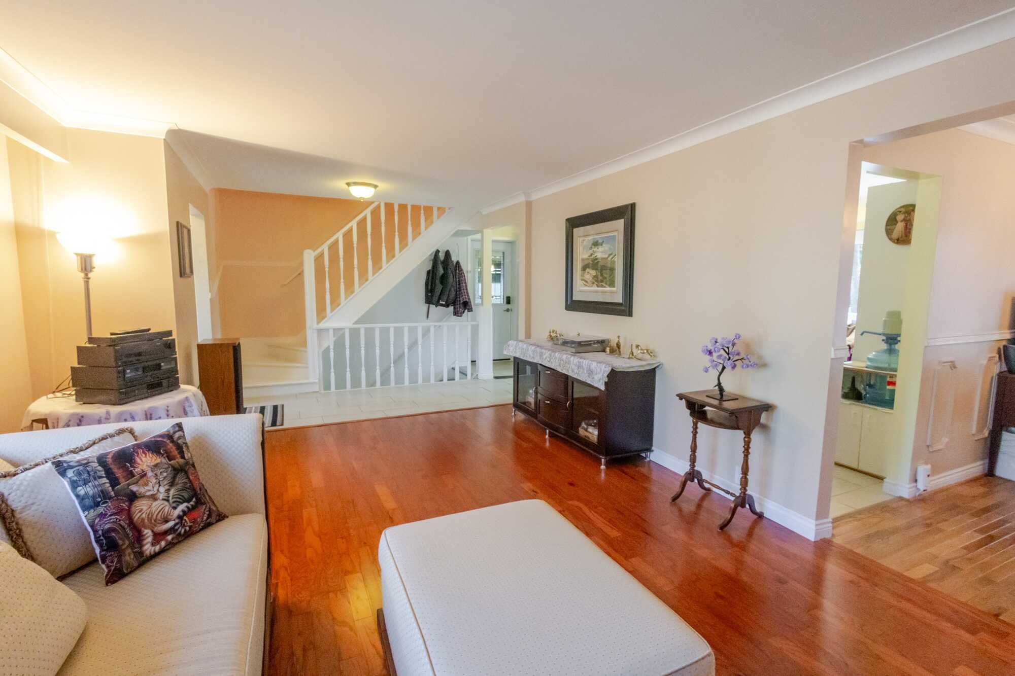 Classic All-Brick 2 Storey on Private Treed Lot!! 4