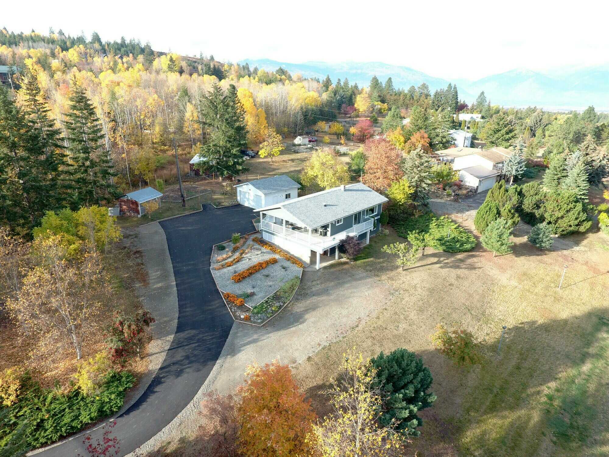 Boasting breathtaking views, this immaculate move in ready 3 bed 2 bath home will impress even the most discerning buyer. Hardwood flooring, tastefully finished and decorated on 1.77 acres with double detached garage, carport and more! 2