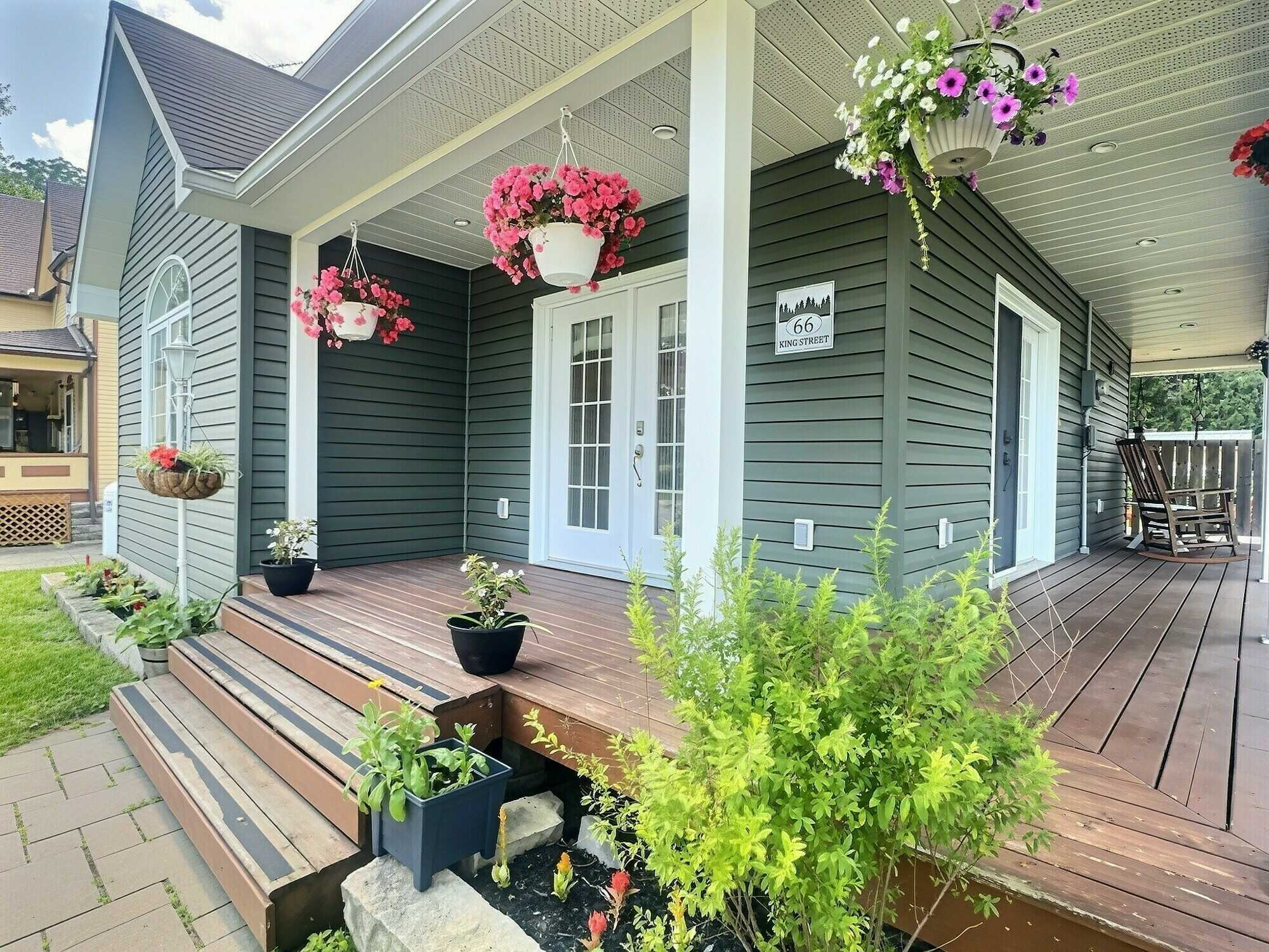 Country-Style Home in the village of Delta - Rideau Lakes 4