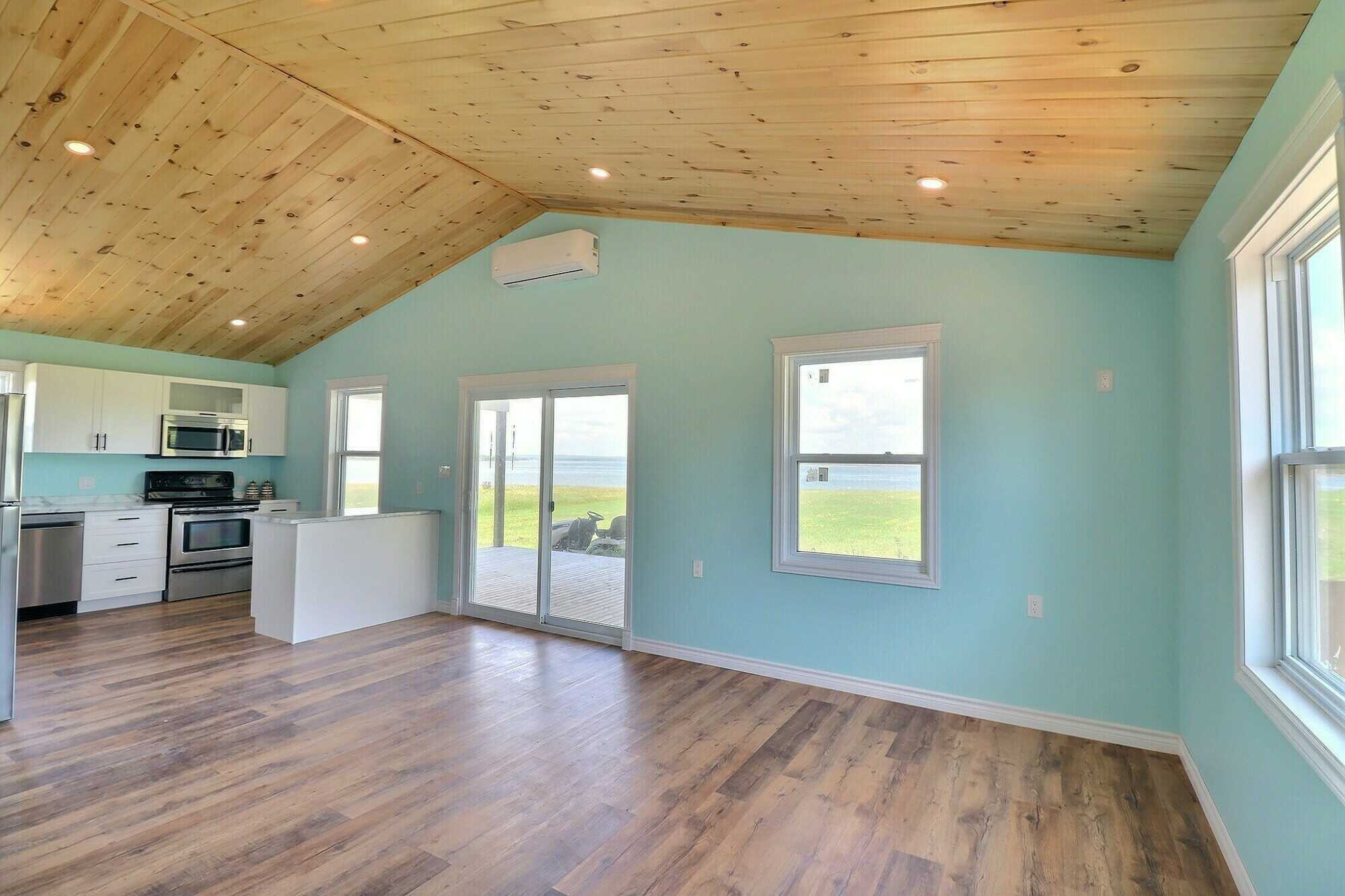 Waterfront Paradise in Eastern Prince Edward Island! 5