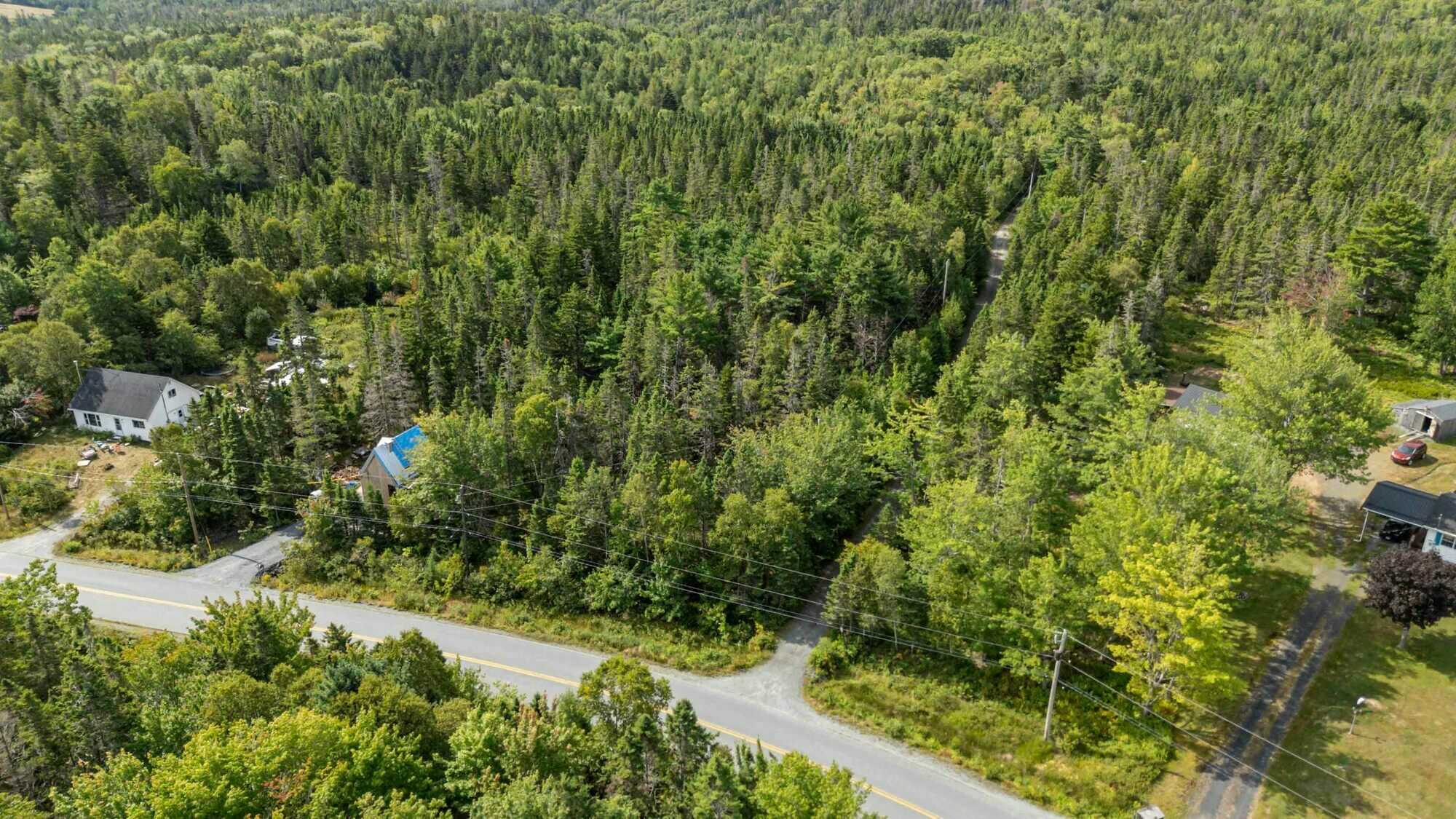 📍 285 Huey Lake Road, Lunenburg County, NS
🌊 7.34 acres | 2 PIDs | Beaches & Ferry minutes away 3