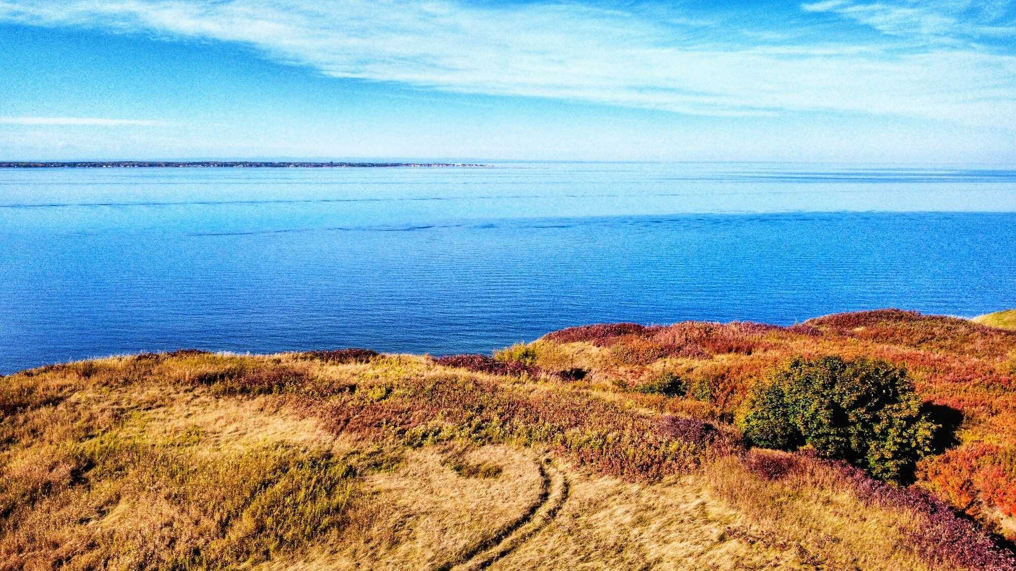 Maison ancestrale patrimoniale au cœur de Caraquet – Un bijou d’histoire au bord de la mer // Heritage Ancestral Home in the Heart of Caraquet – A Timeless Gem by the Sea 4