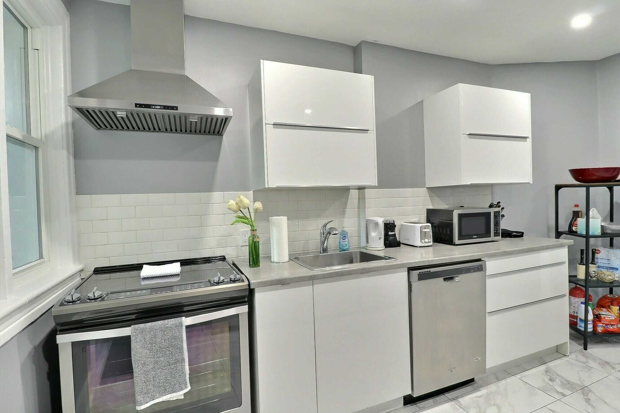 Lovingly Renovated ByWard Market Semi 3