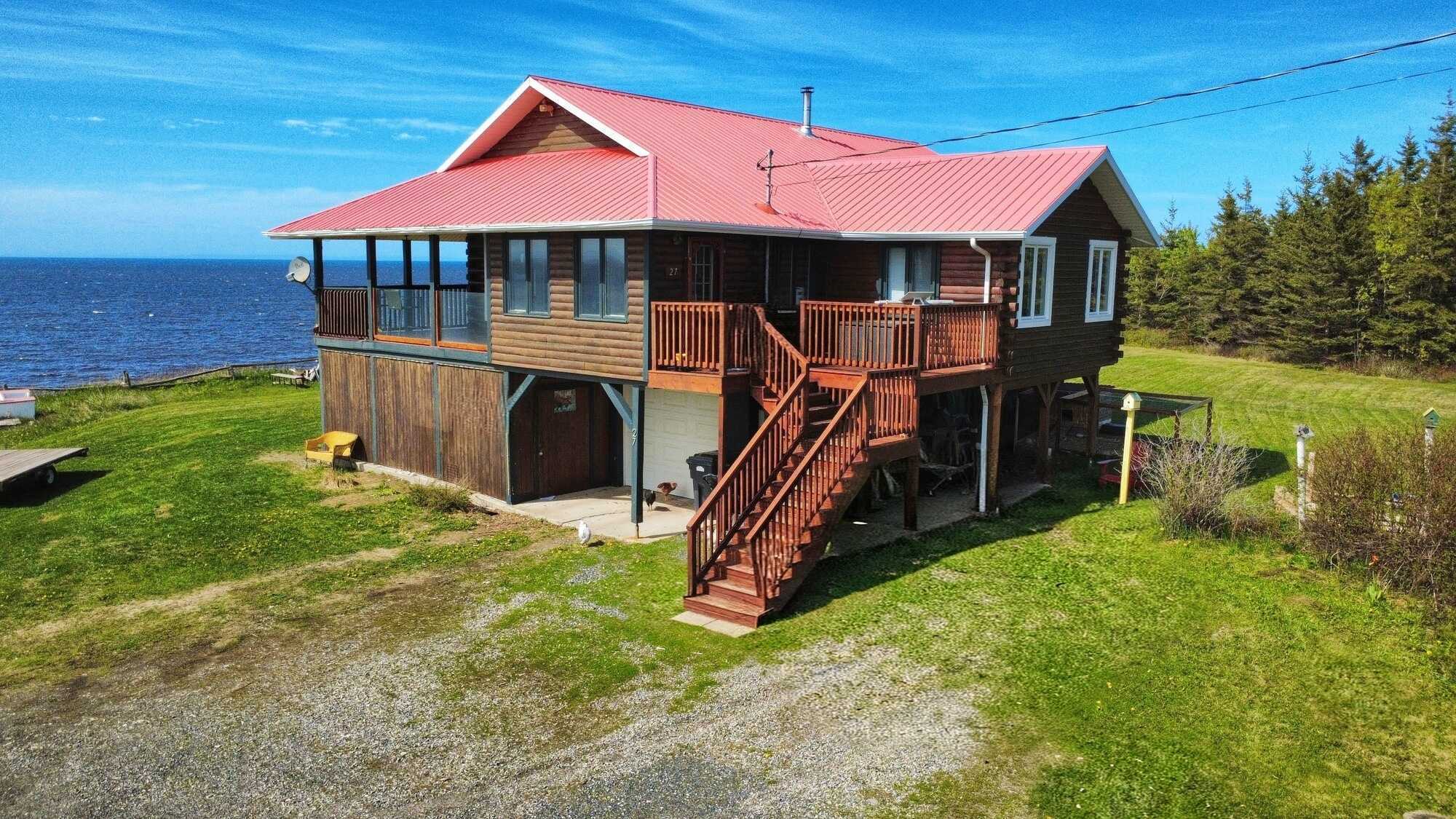 Log home on the beach ! 

Maison en bois rond sur la plage ! 2