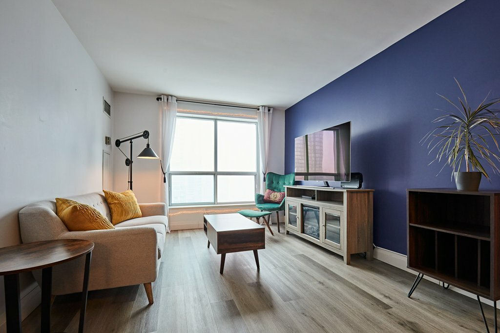 Beautifully Renovated (652 Sq Ft) Unit In Luxury Waterfront Condo With Spectacular Views of Rogers Center & CN Tower. 4
