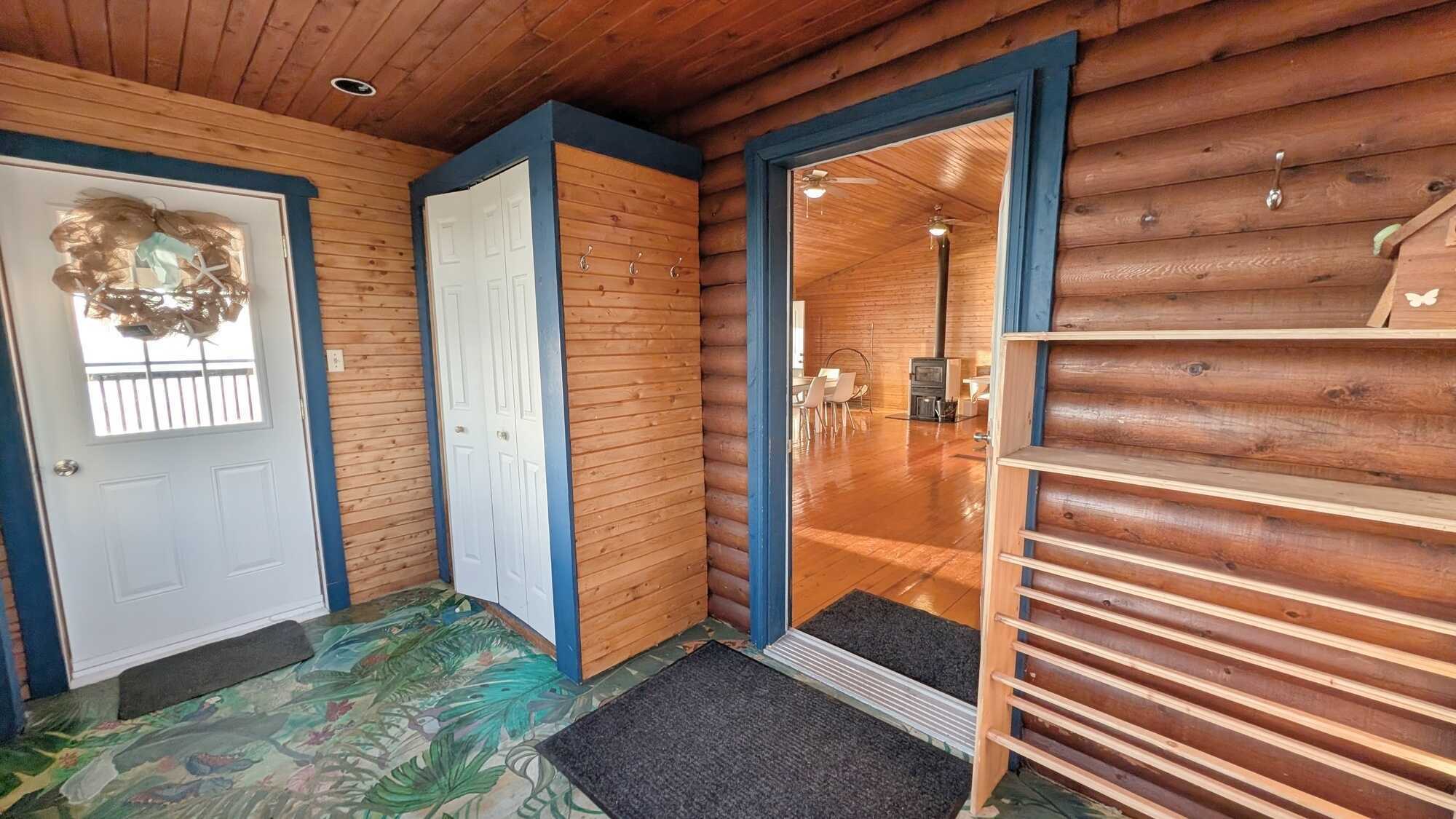 Log home on the beach ! 

Maison en bois rond sur la plage ! 5