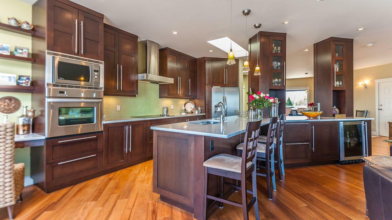 PRICED TO SELL  ! Westcoast living at its most luxurious ! Elegant 1858 sq.ft Penthouse overlooking the stunning harbour & coastal mountains. This home features two large decks for outdoor entertaining one facing the mountains; the other the ocean. 2