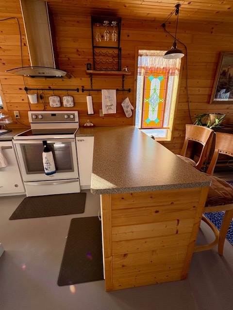 Stunning Clearwater Lake Cabin for Sale 5