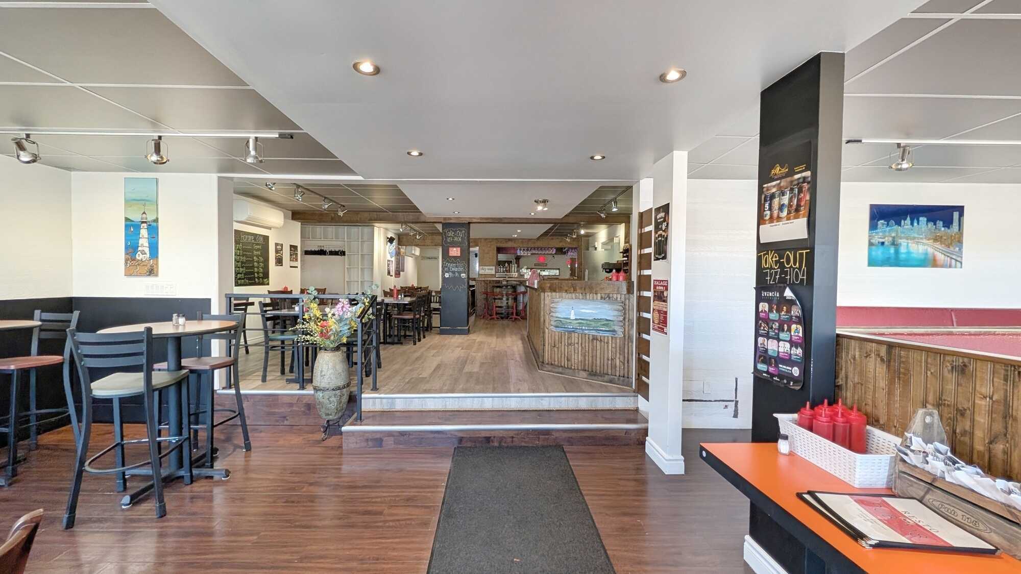 OPPORTUNITÉ D’AFFAIRES EXCEPTIONNELLE – RESTO-PUB CLÉ EN MAIN AU CŒUR DE CARAQUET! ---
EXCEPTIONAL BUSINESS OPPORTUNITY – TURNKEY RESTO-PUB IN THE HEART OF CARAQUET! 3