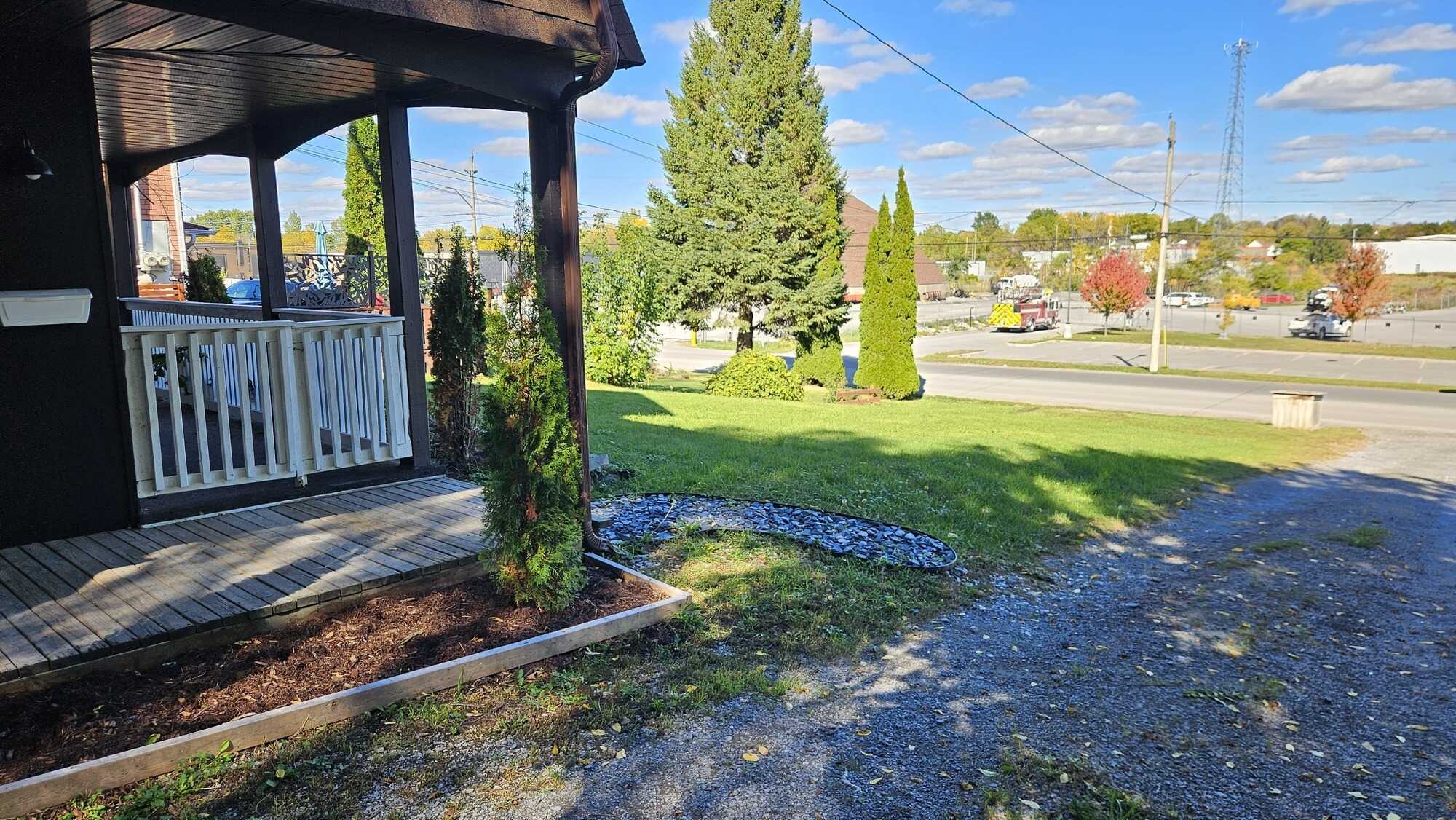 Renovated 3 Bed 1 Bath On HUGE Tiered Lot In Belleville! 4