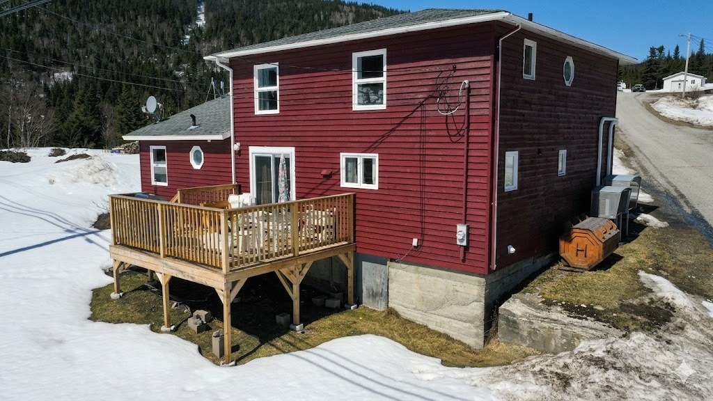 Looking to retire from the big city? 
Searching for the perfect summer home? 
Or maybe a great Airbnb opportunity? 

This place offers the peace, views, and outdoor lifestyle you’ve been craving. 🌊⛰️💛 4