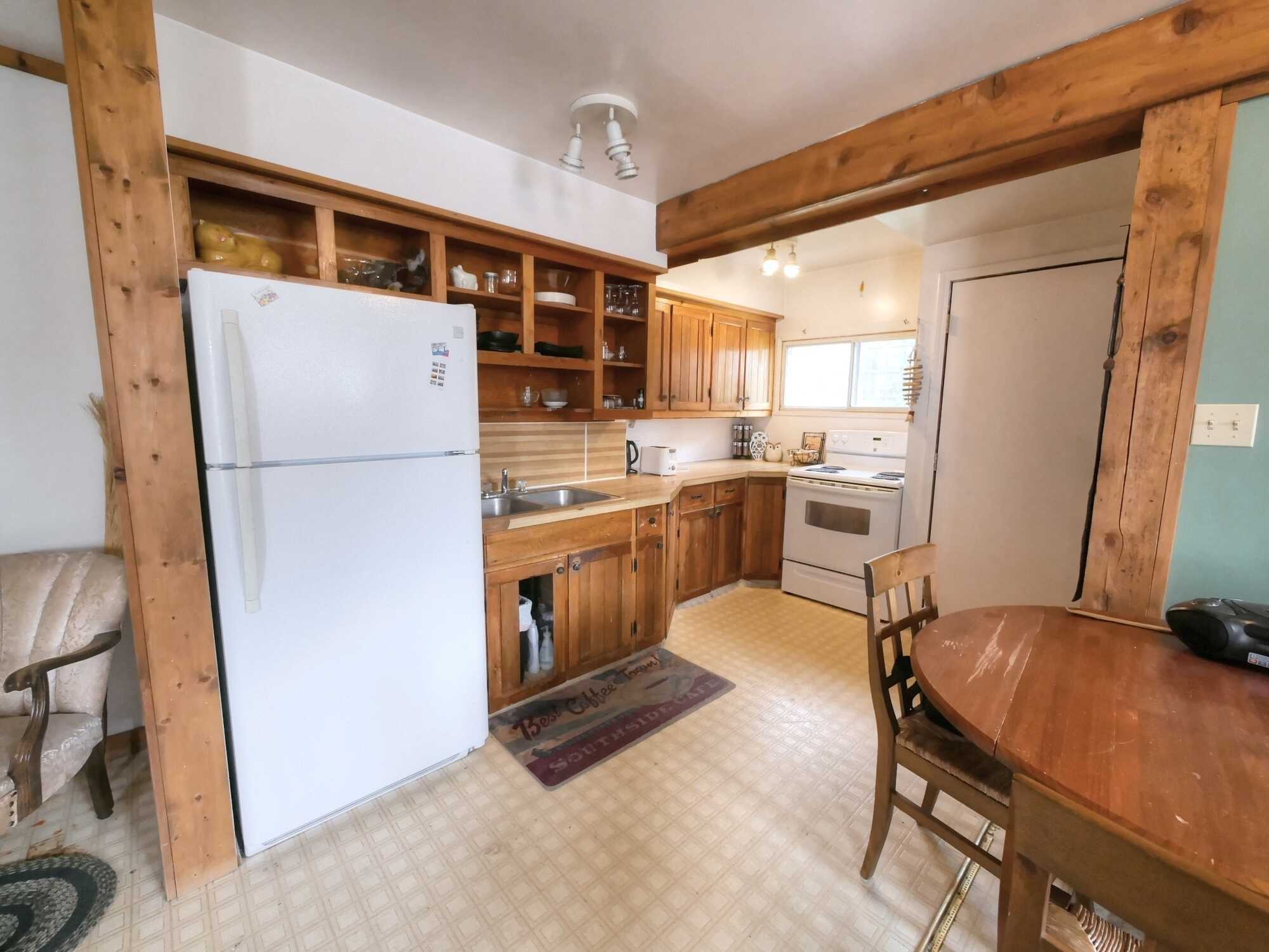Incredible Opportunity in Silverton!  2Bed Home, HUGE 2 Bay Garage/Business Front & 6Bay Storage Unit!  Under renovations but a FANTASTIC chance to live and run a business! 3