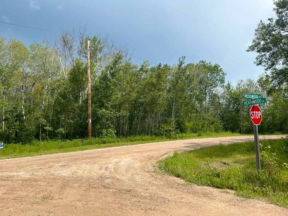 Residential building lot with Lake View 3