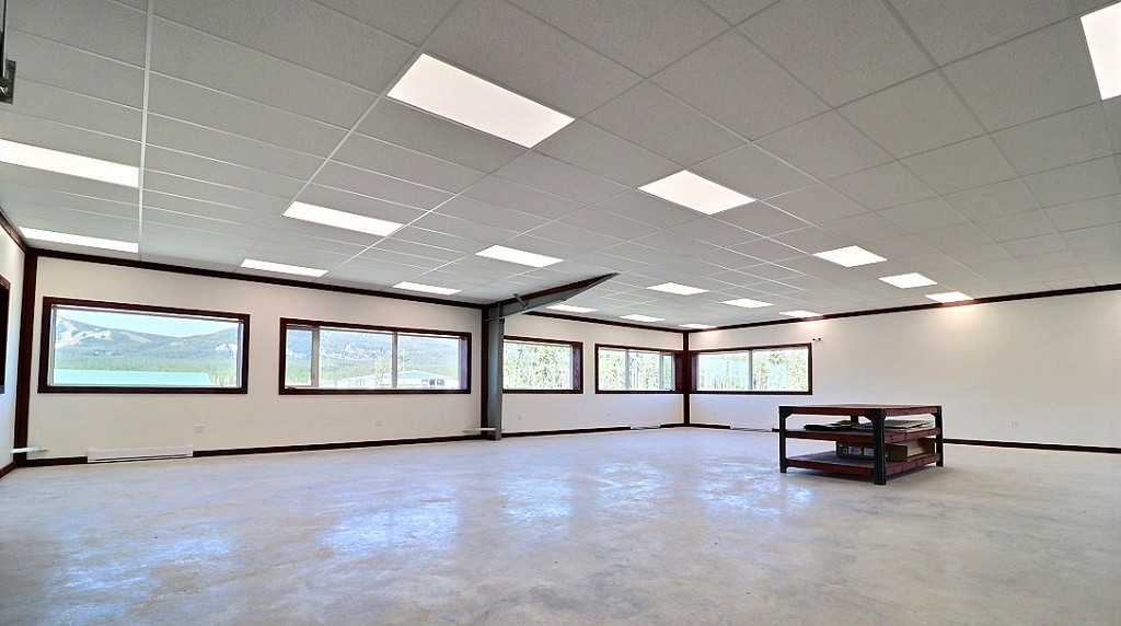 Business property with huge potential. High efficiency - low maintenance designed building. 4