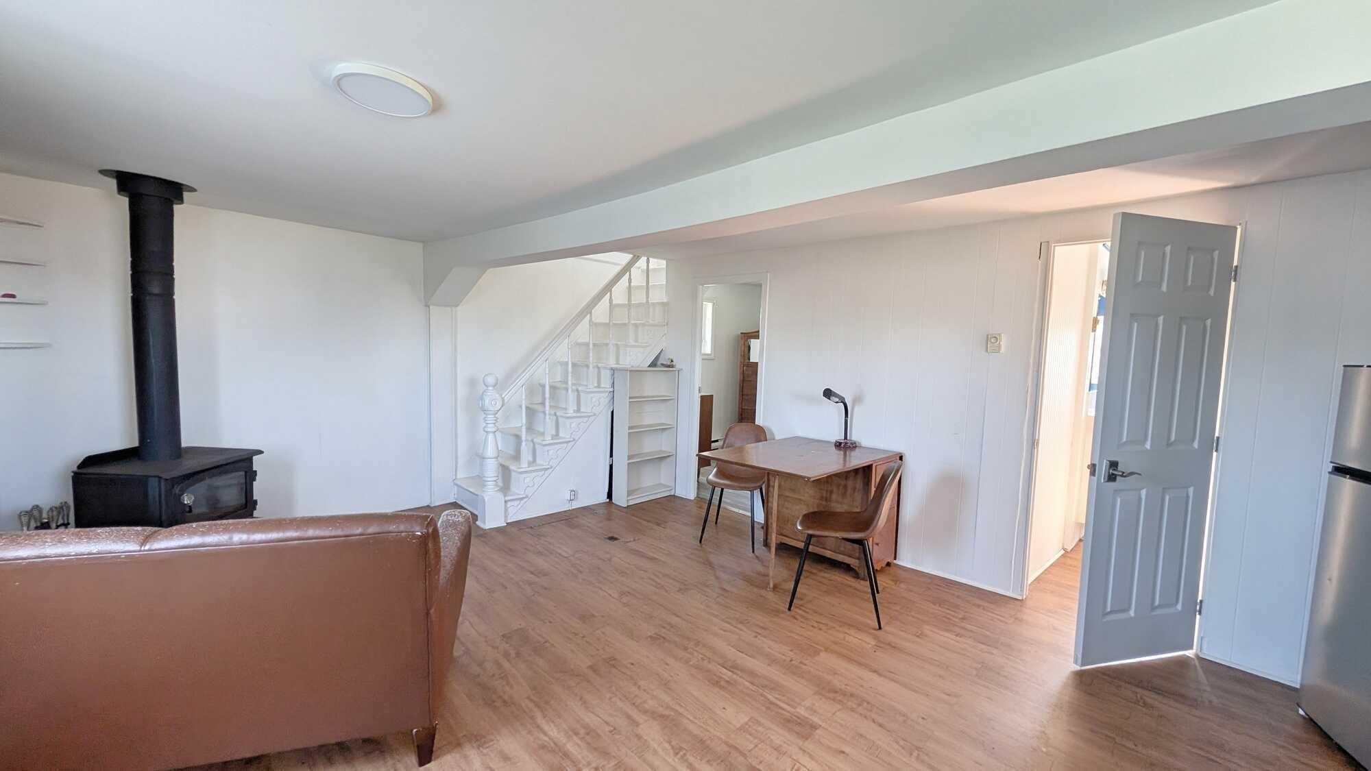 Maison sur un terrain de 3,4 Acres – Garage indépendant et plages à proximité !
Home for sale on 3.4 Acres – Detached Garage & Beaches Nearby! 4