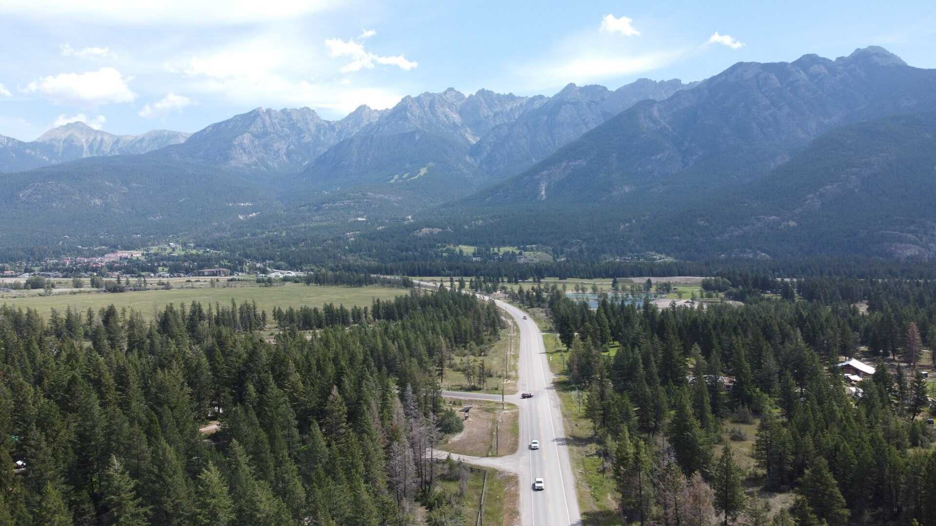RIVERFRONT ACREAGE AT FAIRMONT HOT SPRINGS! 2