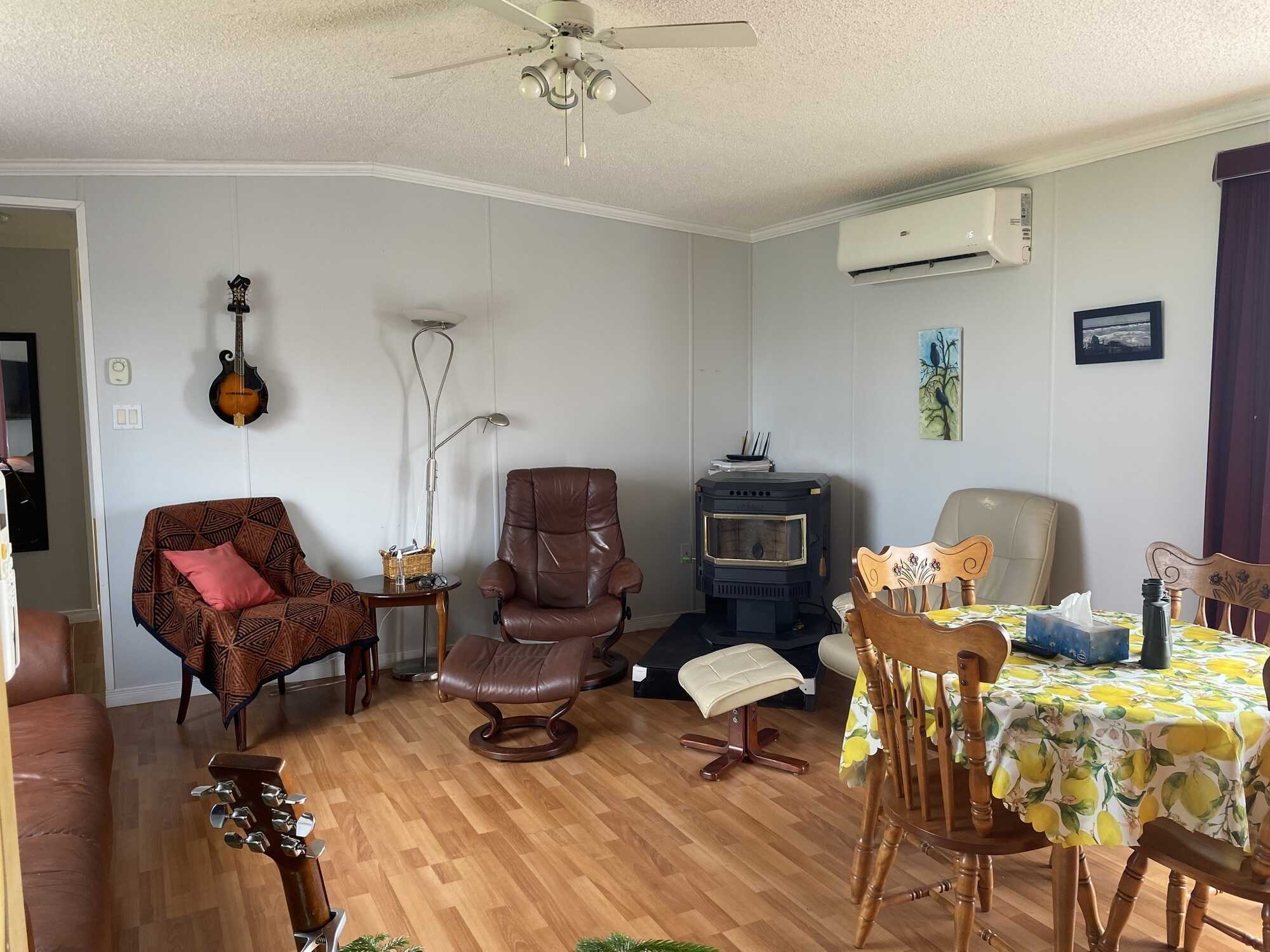 2008 Mini home on Caribou Island! Easy access to the beach! Beautiful views! 4