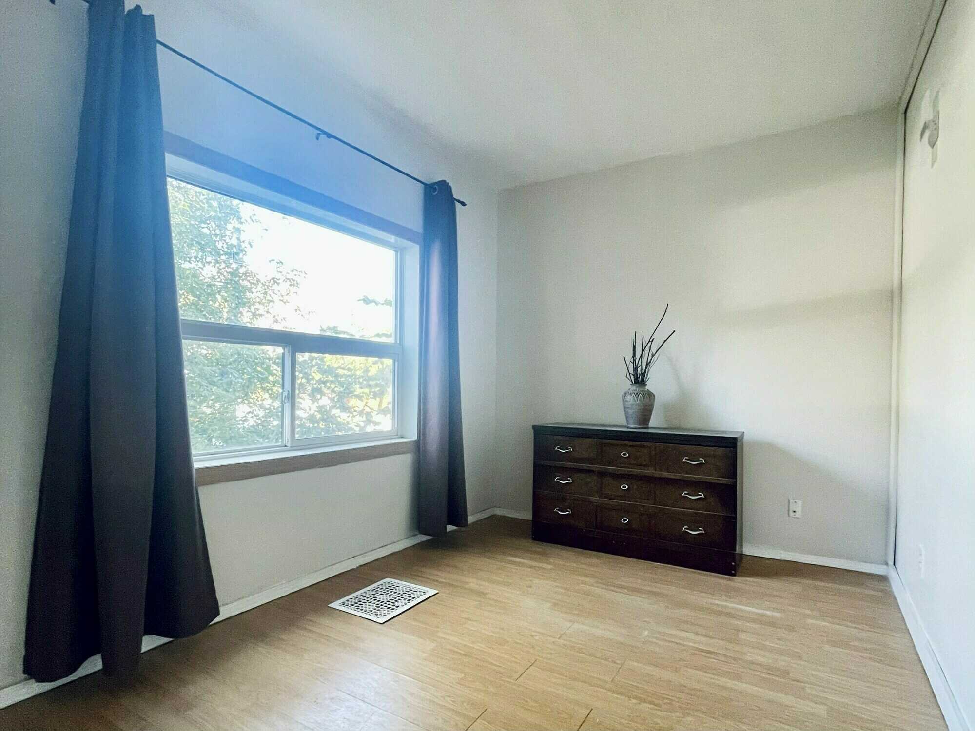 Move-In Ready Multi-Unit Property in Central Winnipeg – Excellent Investment Opportunity! 5
