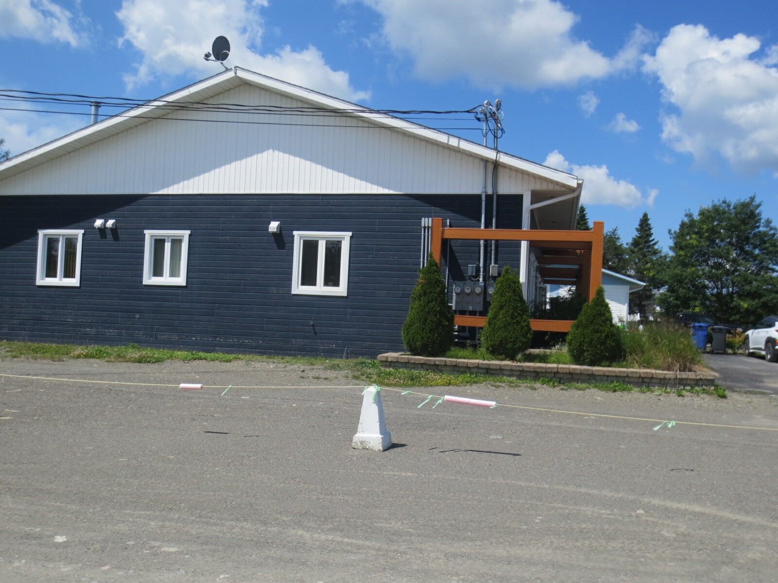 Beautiful 4 unit four plex sitting on a +/- 1 acre.
OPEN TO REASONABLE OFFERS 4