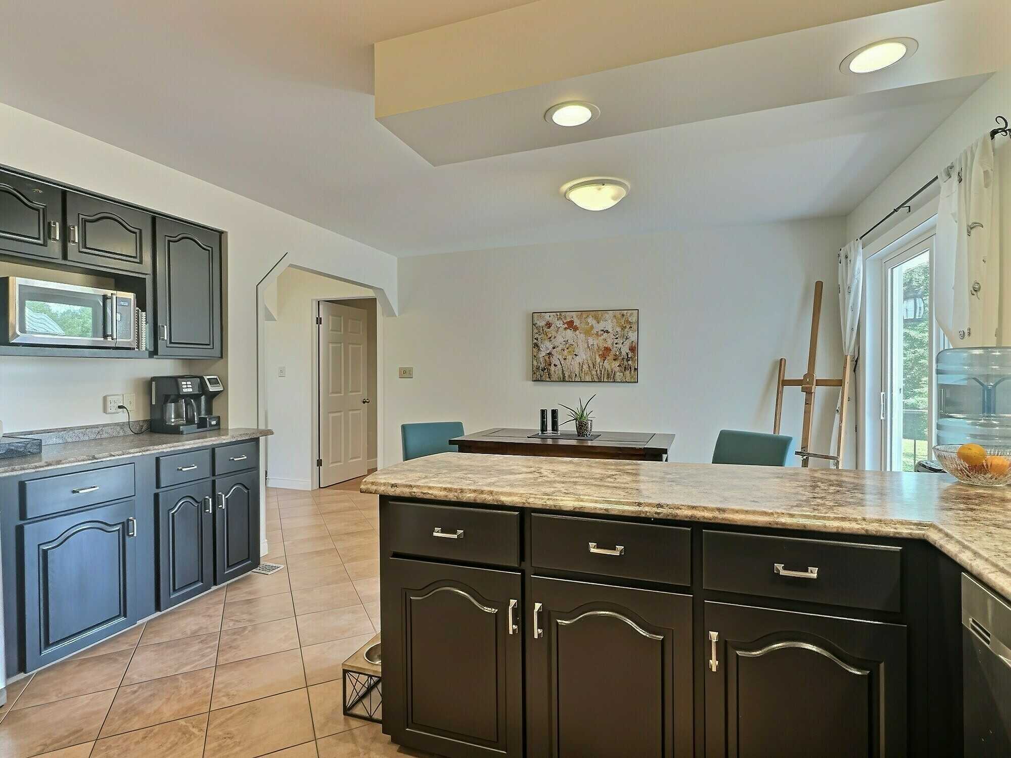 Nestled on a beautifully landscaped corner lot in the highly desirable Saywood Estates, this exceptional family home combines space, comfort, and quality updates in a prime location. 5