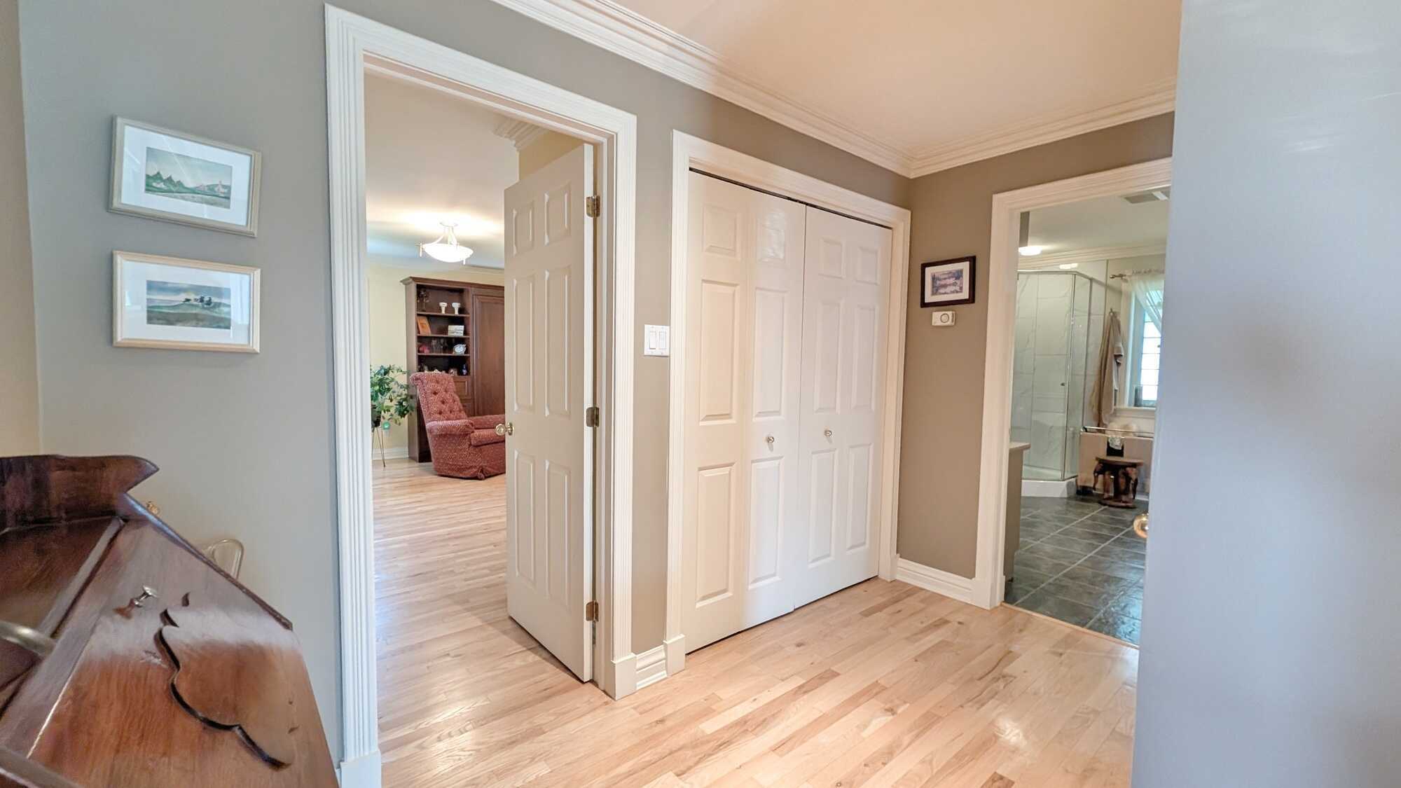 Bord de l'eau exceptionnel sur la Grande Rivière Tracadie! 🌊...
Exceptional Waterfront Living on the Grande Rivière Tracadie! 🌊 5