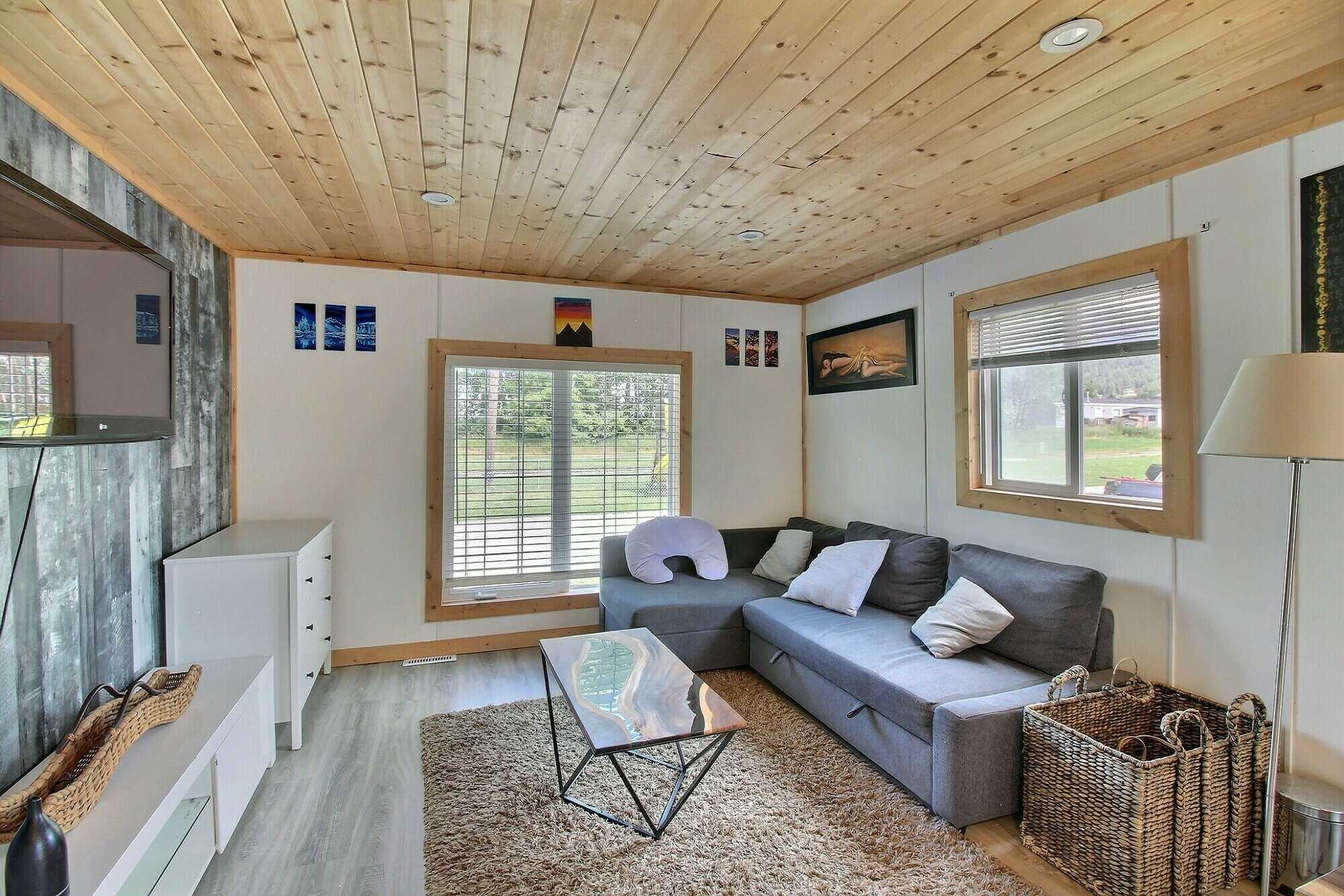 Investor Alert or First-Time Buyer Opportunity – Turnkey & Ready to Go! 4
