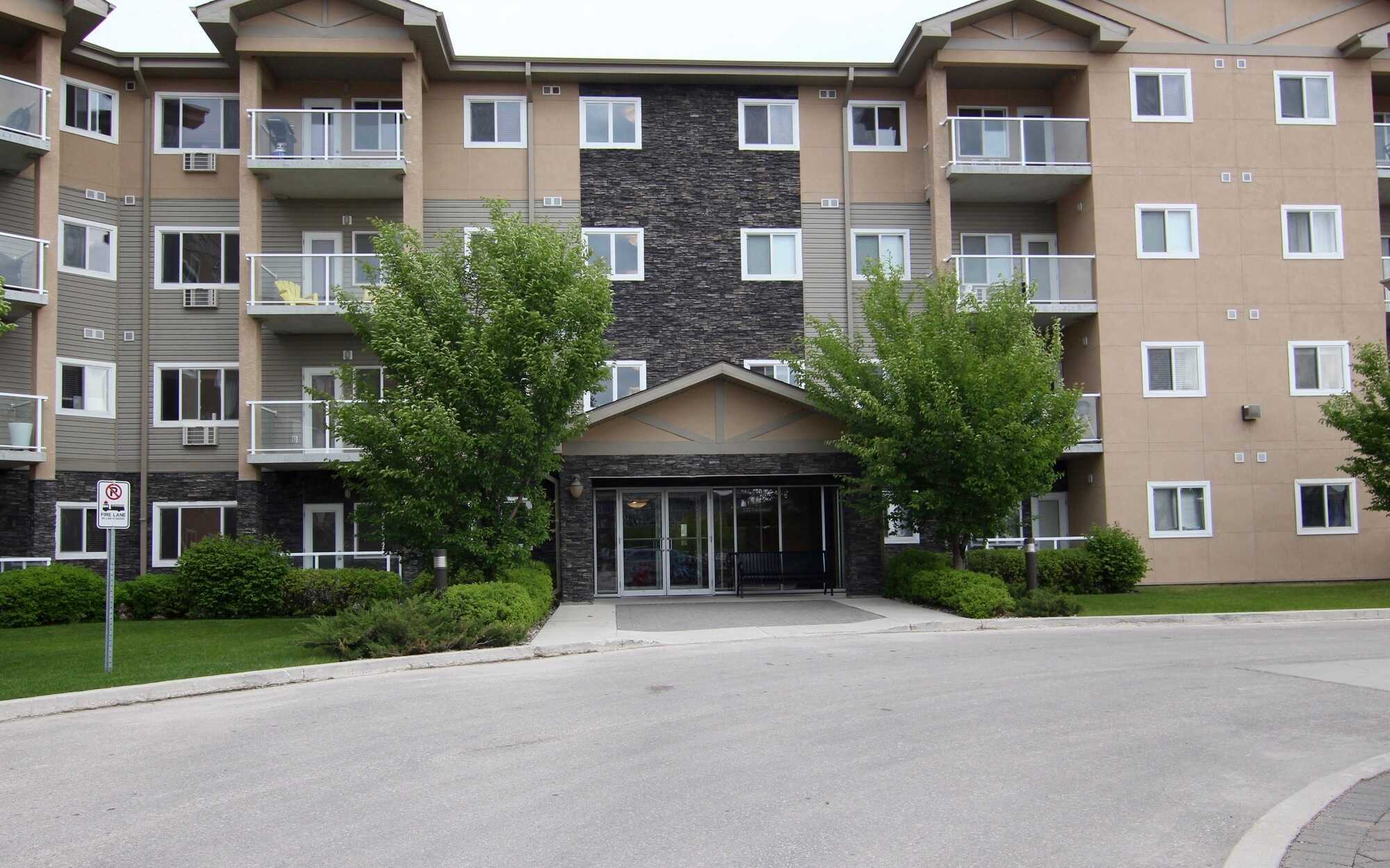 147-230 Fairhaven Road, Winnipeg 1