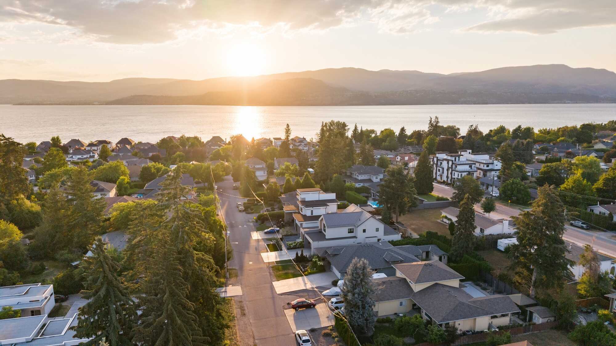 ✅ SOLD — This property is now off the market. 4