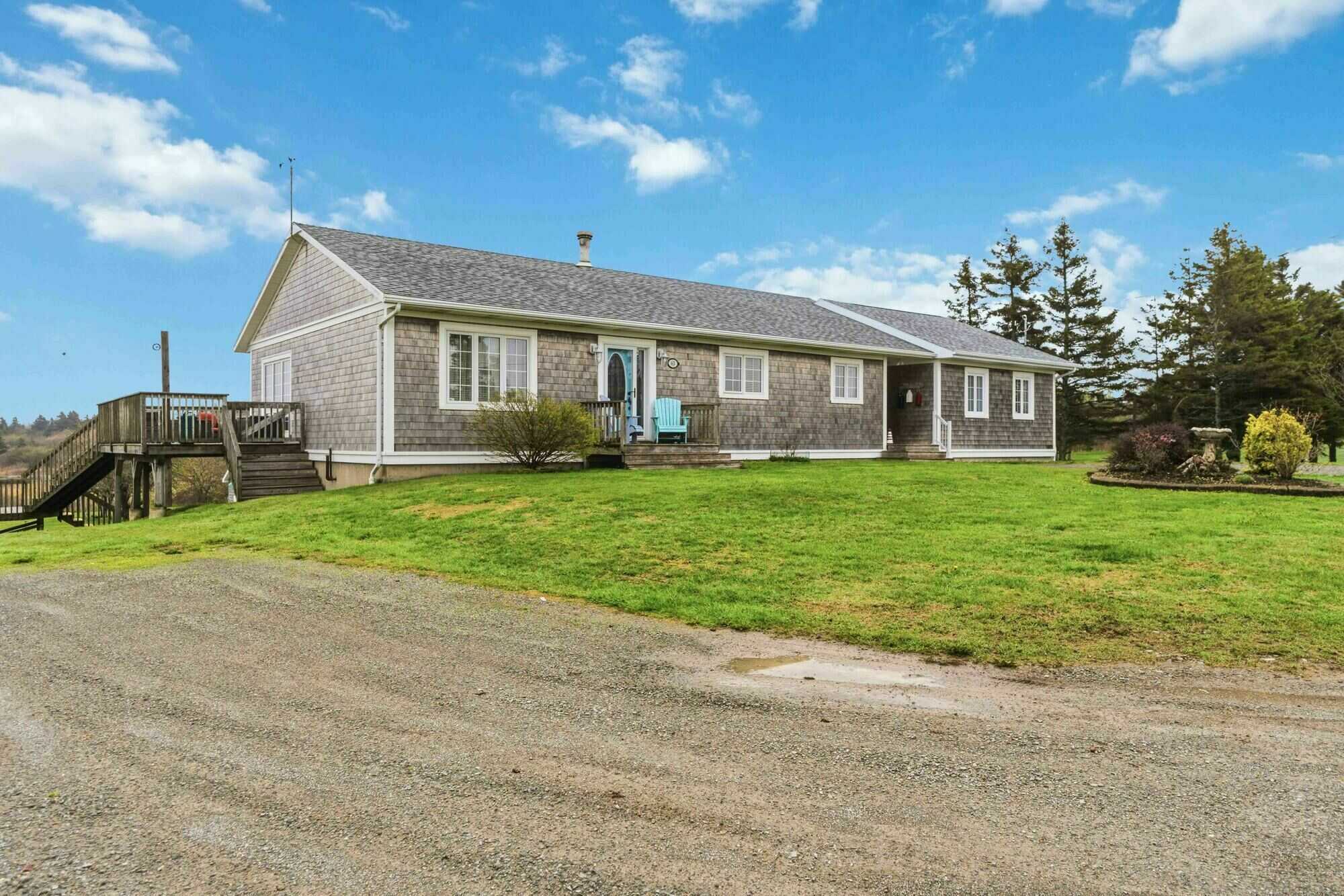 Ocean View Living on Nova Scotia’s Acadian Shore | 5 Bedroom Home Near Université Sainte-Anne 5