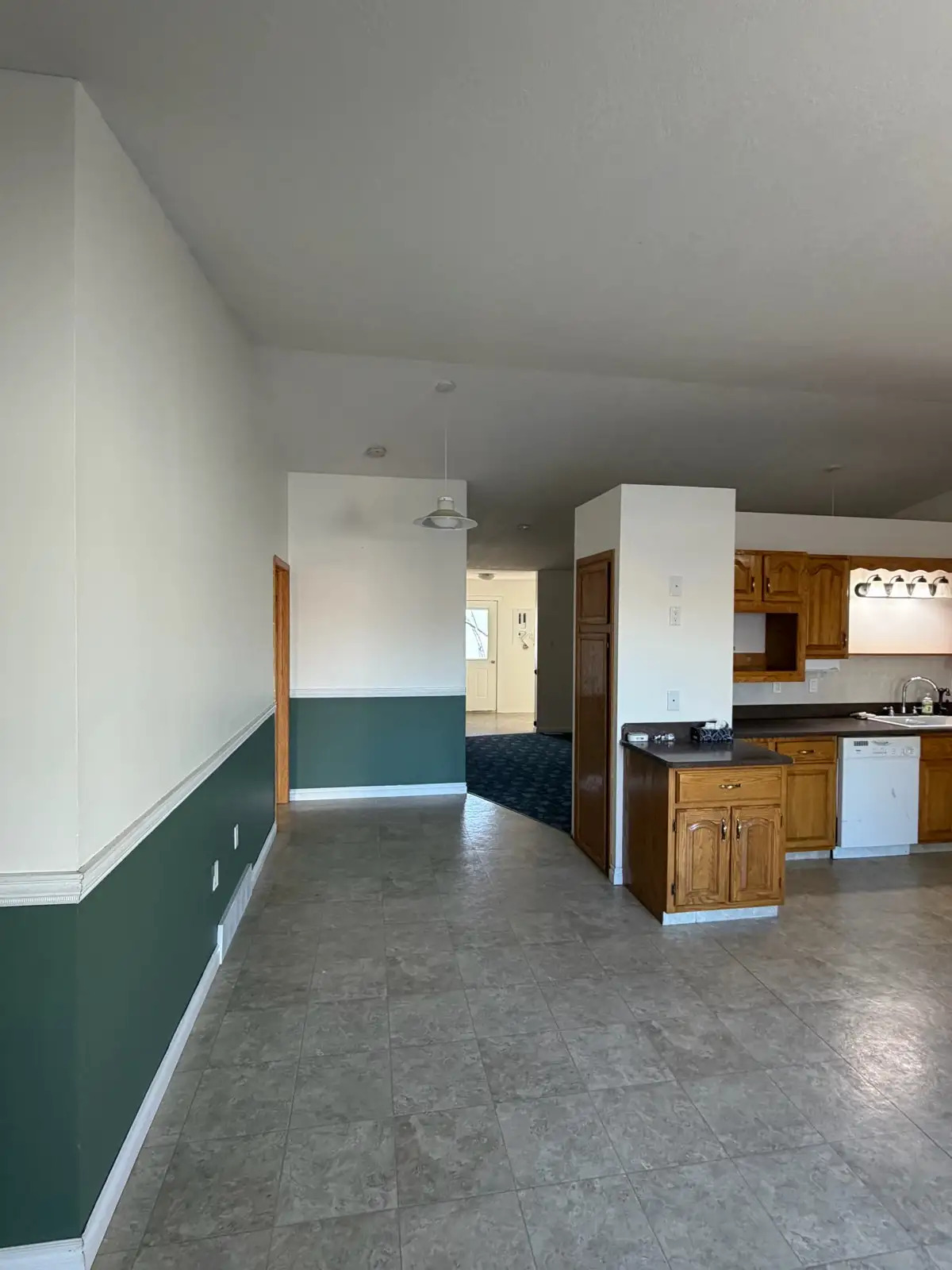 Acreage Living in Etzikom with Heated Shop & Spacious Bungalow 4