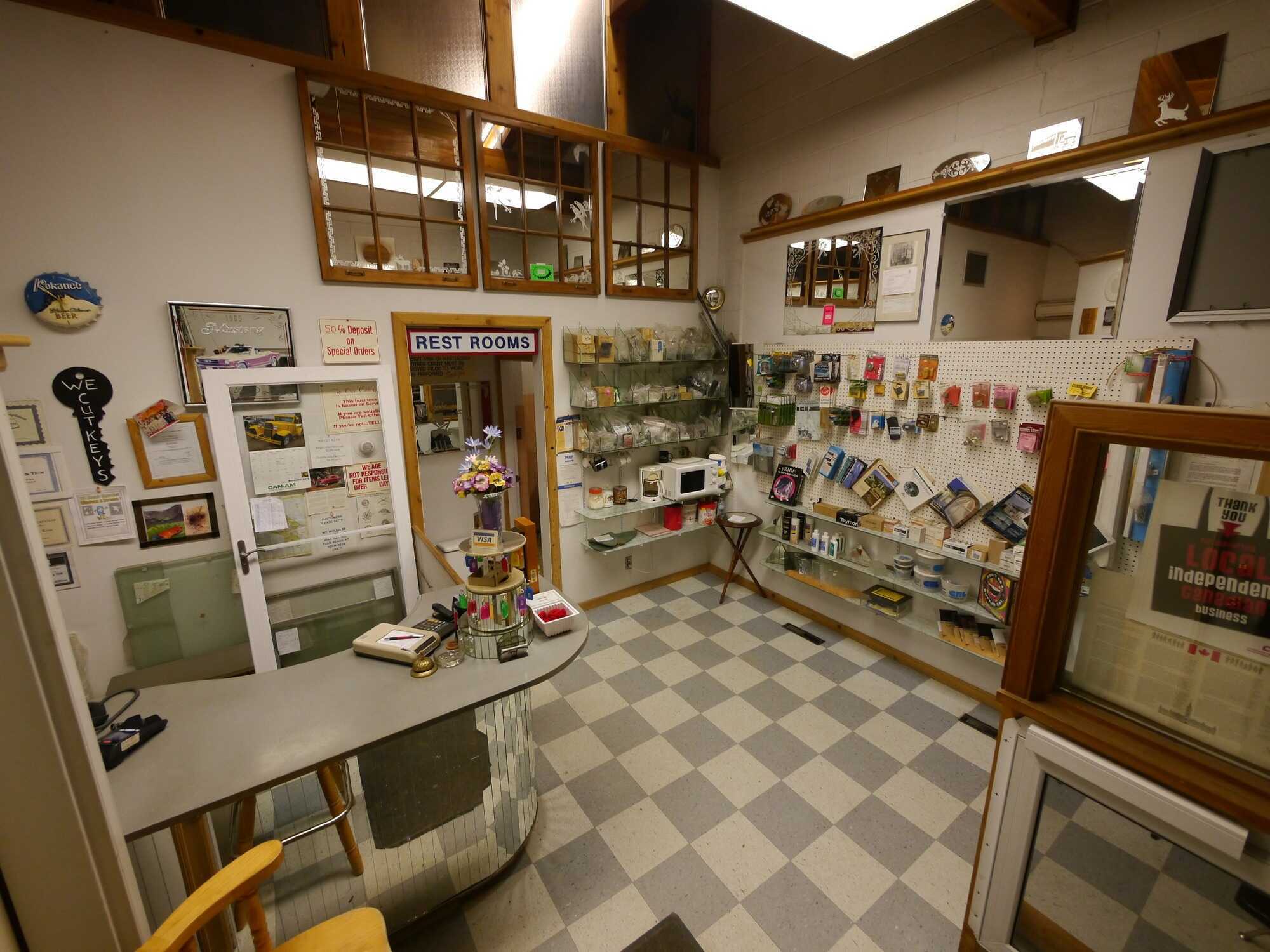 Fabulous opportunity to acquire a turnkey glass business located in idyllic Creston BC 4