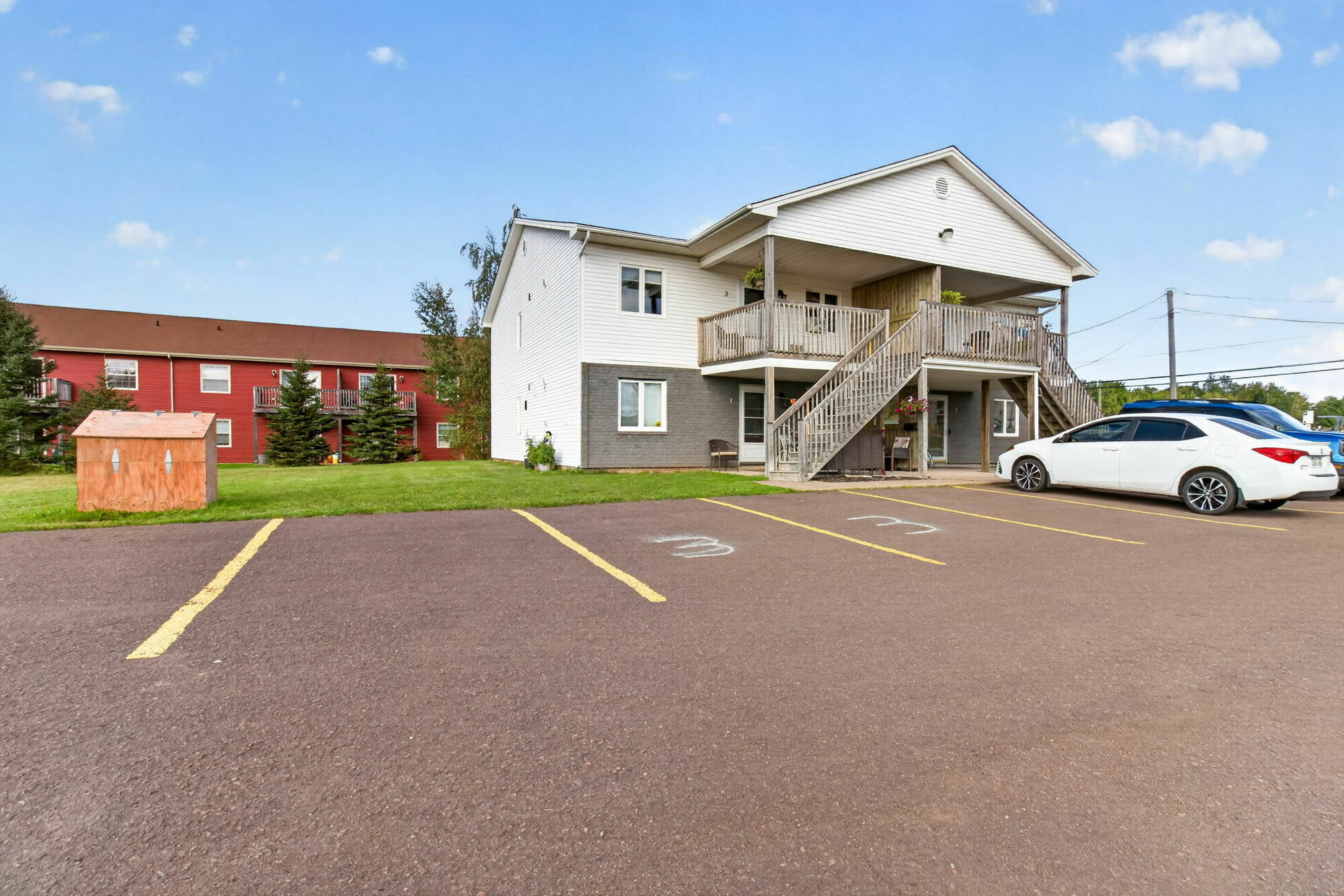ATTENTION INVESTORS – FOUR-UNIT INCOME PROPERTY! 2