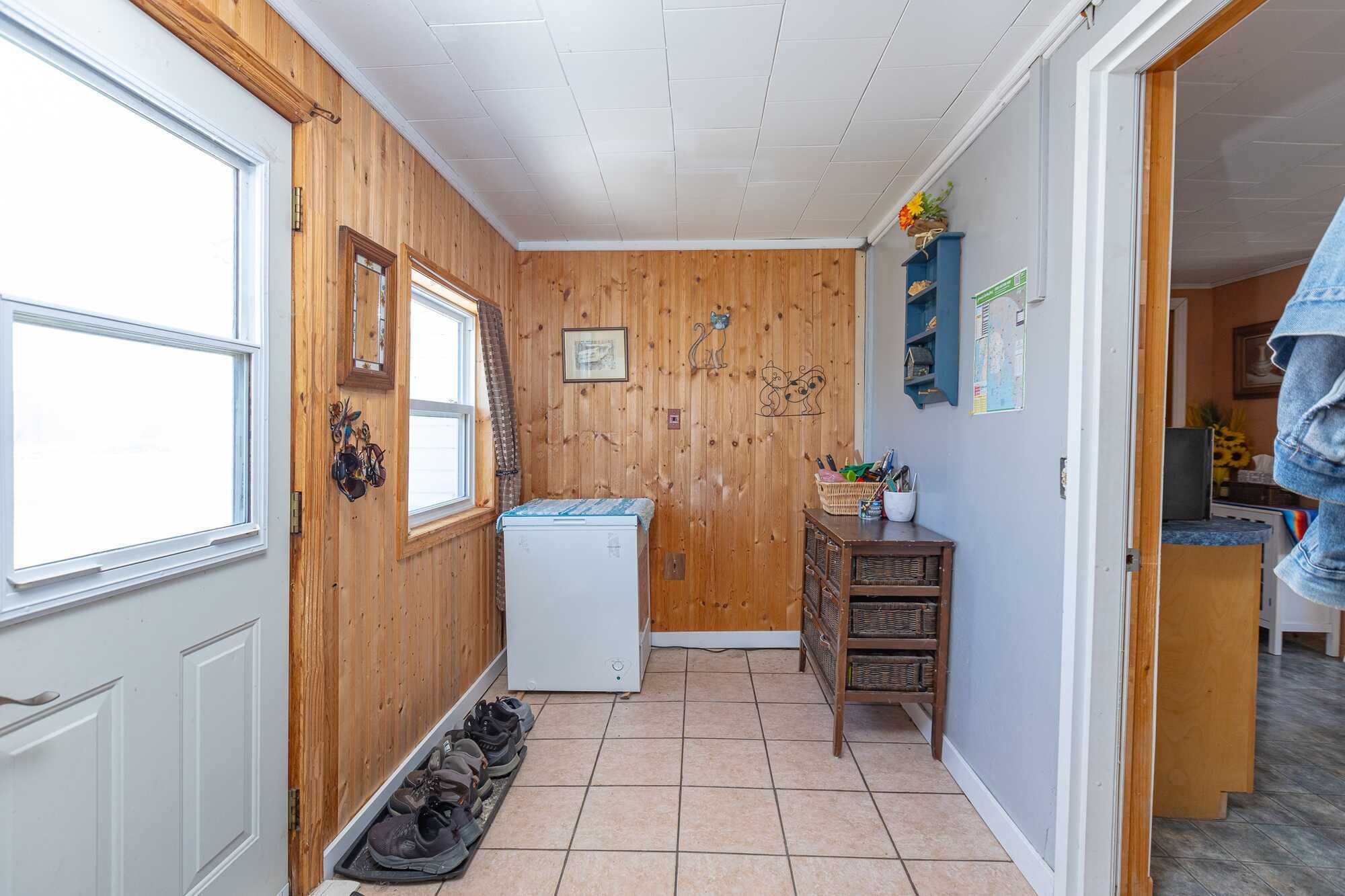 Wake Up to Nova Scotia Countryside Every Morning — 5-Bed Home, 3
Private Acres & a Cozy Wood Stove, Just 15 Minutes from Yarmouth
Motivated Seller! 3