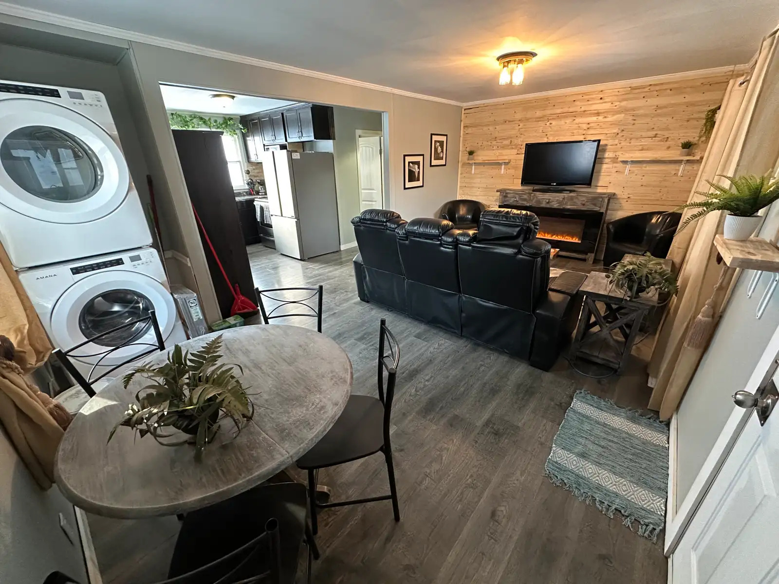 Year round cabin with double lot 4
