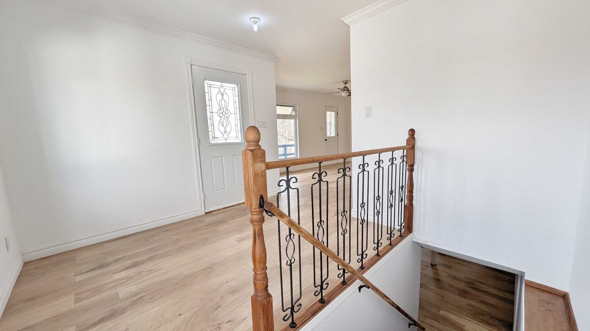 Maison sur terrain de 7 acres avec Garage 36x28
House on 7 acre lot with 36x28 Garage. 3