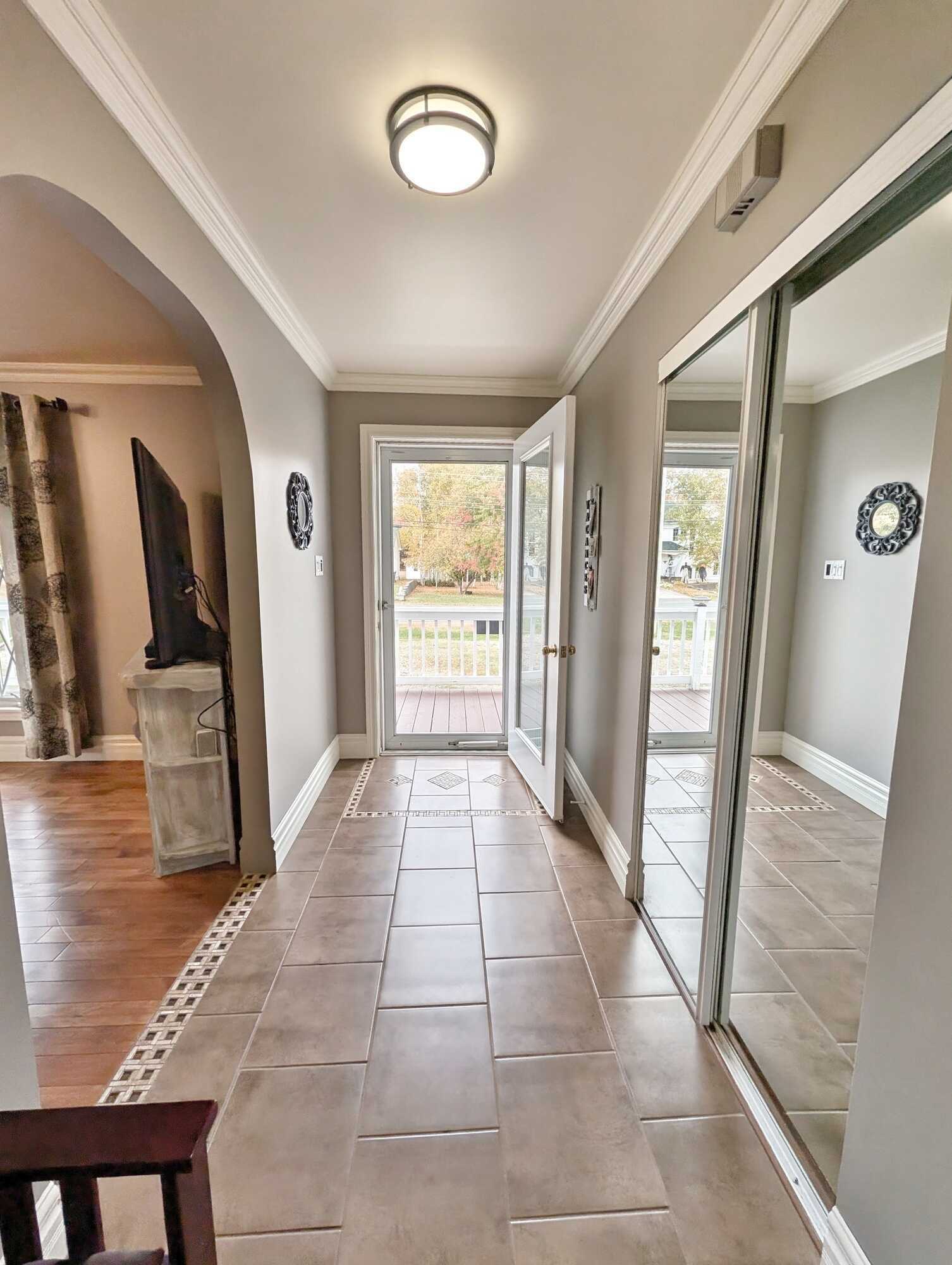Ravissante maison familiale à Saint-Léolin! Charming Family Home in Saint-Léolin! 🏡 2