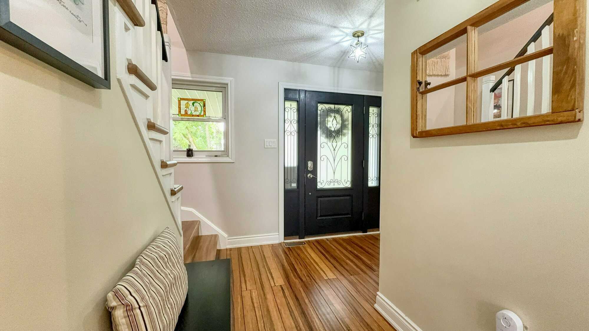 Welcome to your own private park-like paradise!

This exceptional 2-story family home features a stunning backyard pool oasis, a grand circular driveway, in-law suite with its own completely separate entrance. Prime location near a great school. 4