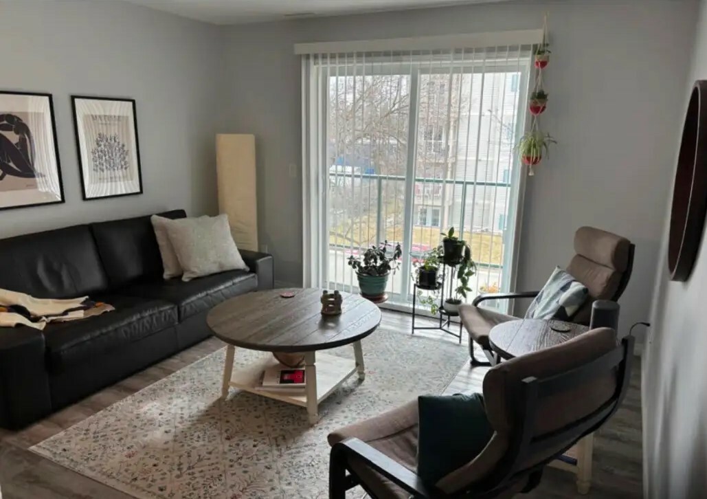 Bright 2-Bed, 2-Bath 55+ Condo in Prime Leduc Location 2