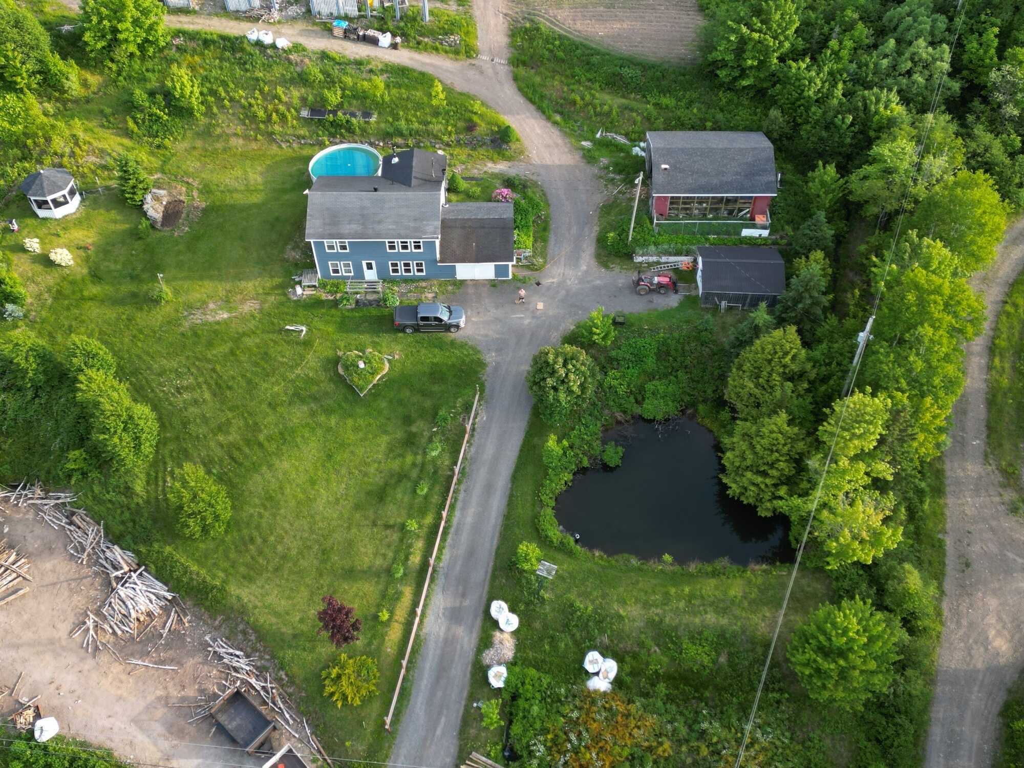 This spacious property is ideal for new family to start their legacy. 5