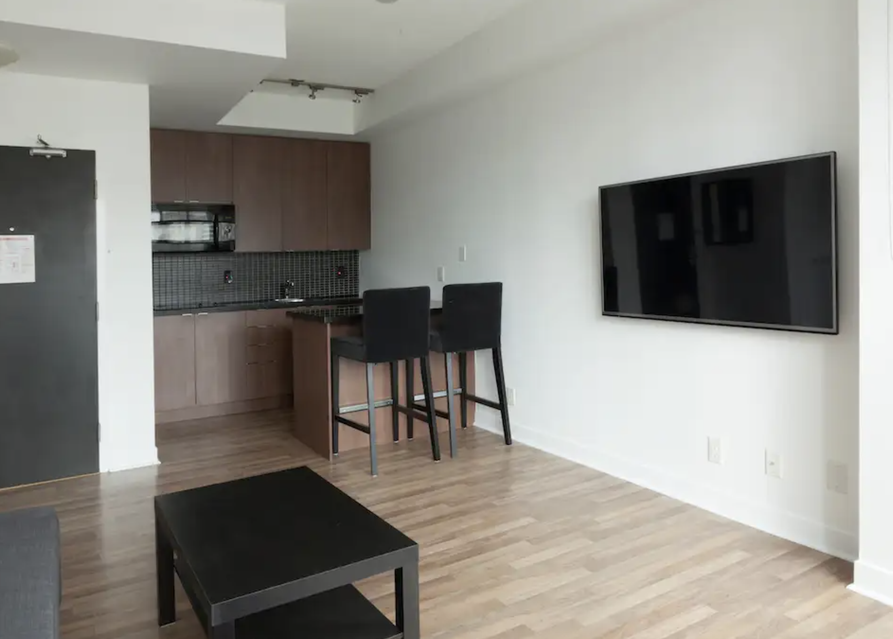8 Colborne Street - 1 bd/1bth luxury property - Investor Dream! 4