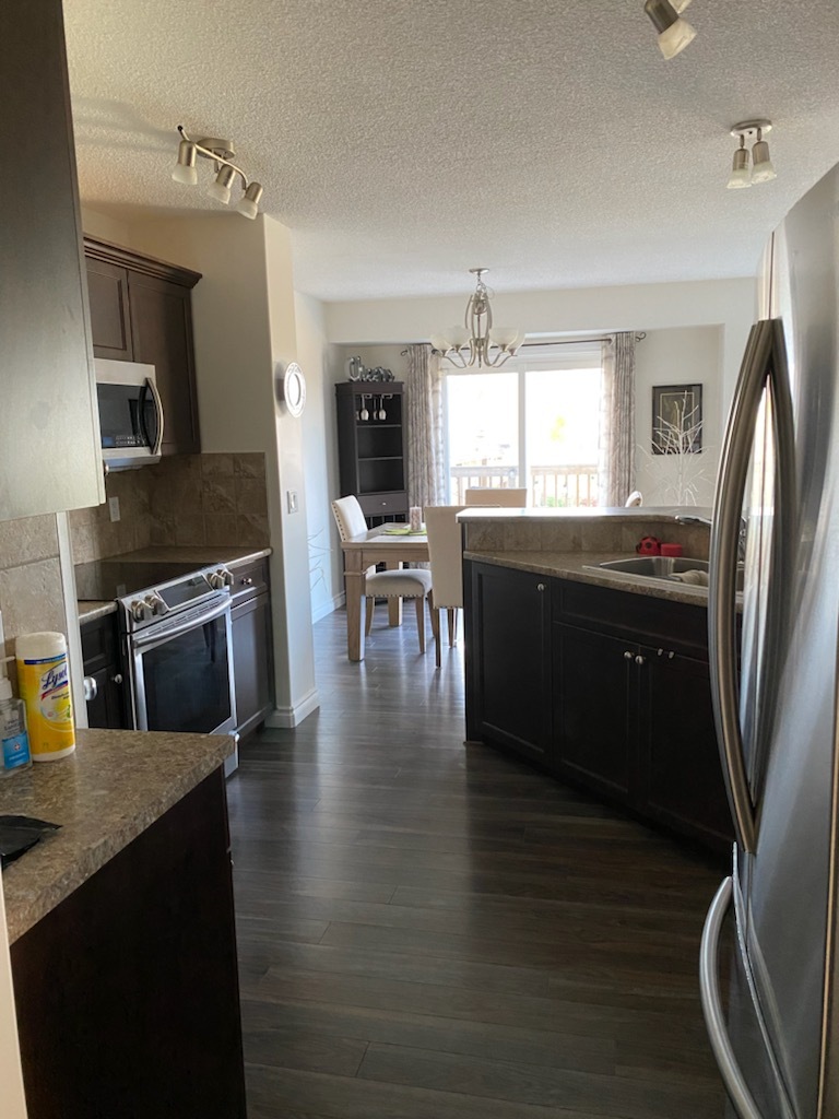 A beautiful and rare GEM of an Executive duplex.  Very bright, immaculate, huge fenced yard, an entertainer's dream.  All recently renovated in 2016. 3