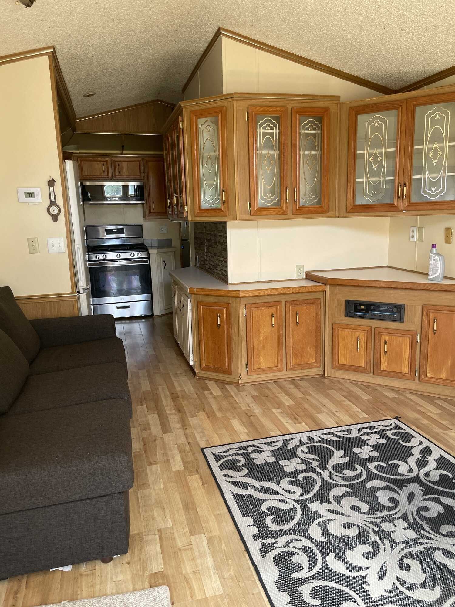 Affordable Seasonal Waterfront Retreat Near Presqu’ile Park 3