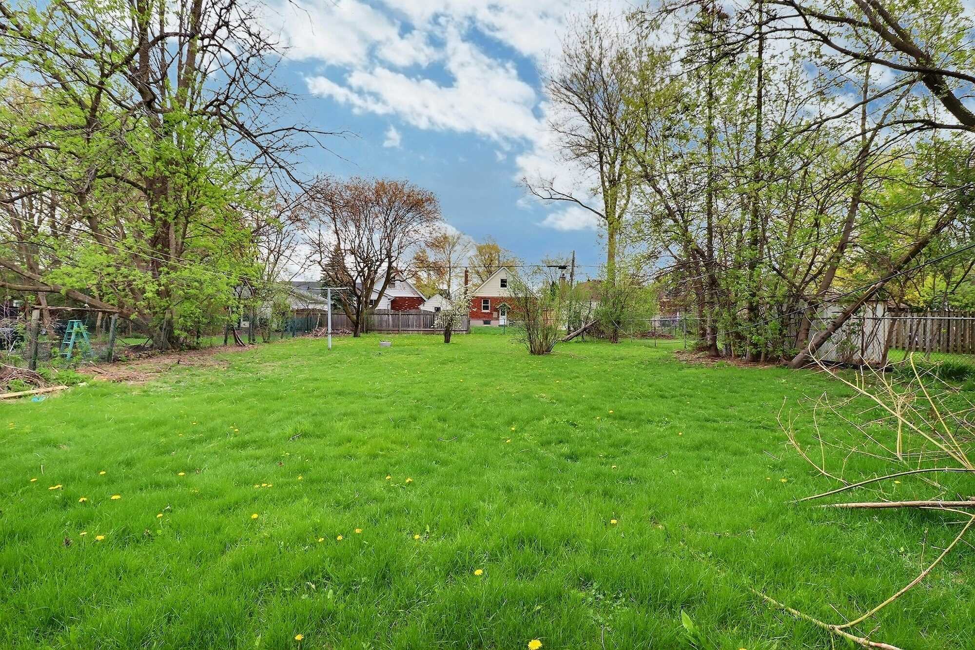 Income Property with Legal Accessory Apartment on Deep Lot in Prime South London Location! 5