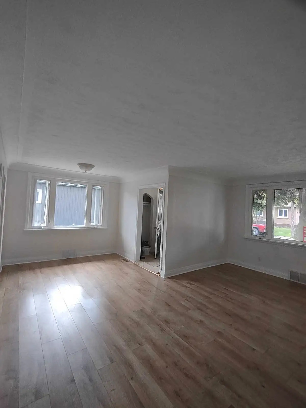 Renovated Bungalow with Income Suite 5